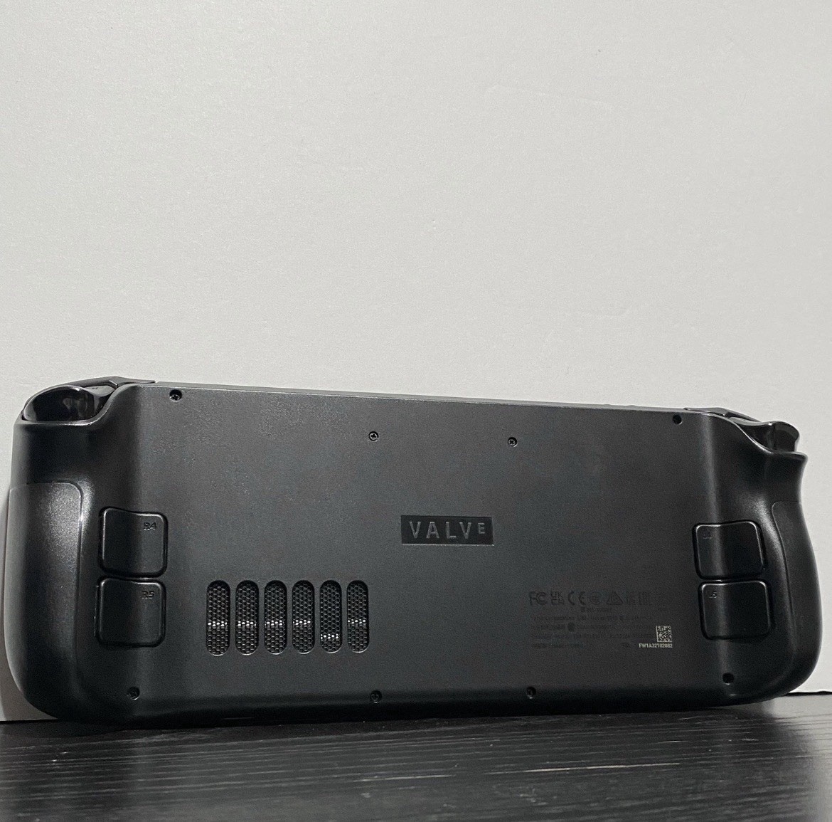 Valve Steam Deck 256GB LCD Console – Case & Charger *Next Day Shipping