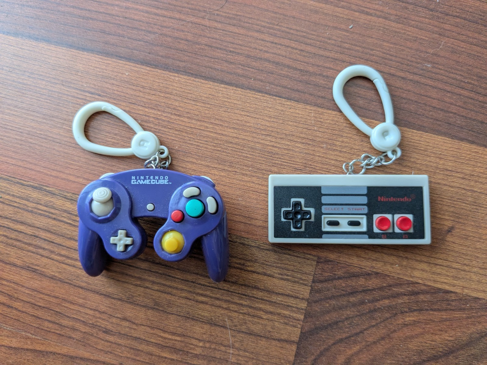 Purple Nintendo Gamecube NES Controller Bag Clip Paladone Backpack Buddies