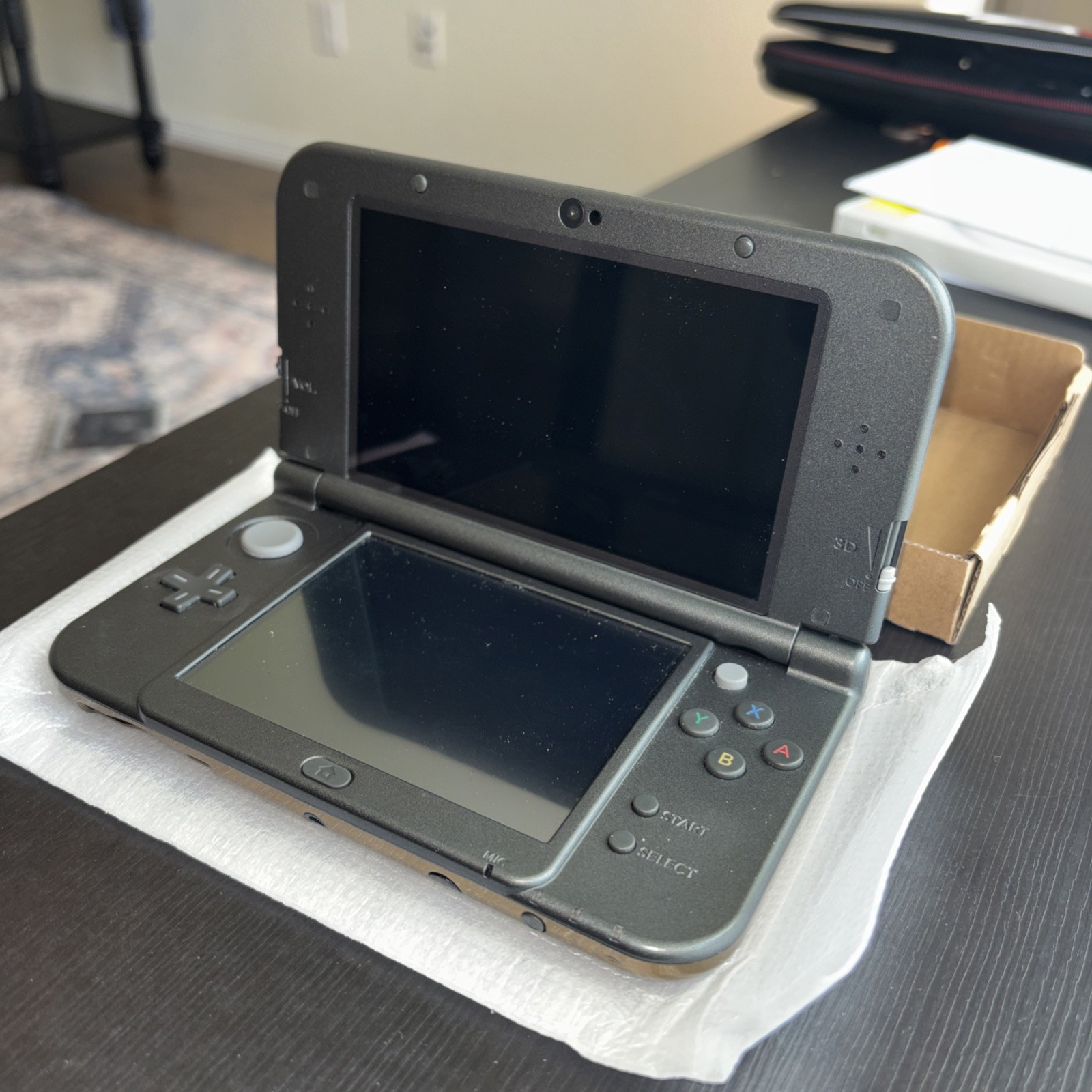Nintendo New 3DS XL Handheld System Hyrule Edition Complete in Box Zelda Gold