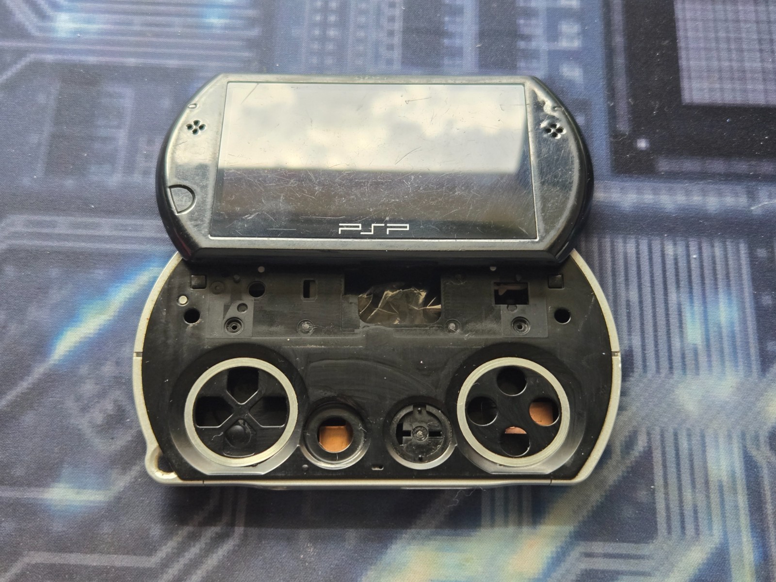 Sony PSP Go Genuine Original Shell, Screws, and Screen for Parts (#2)