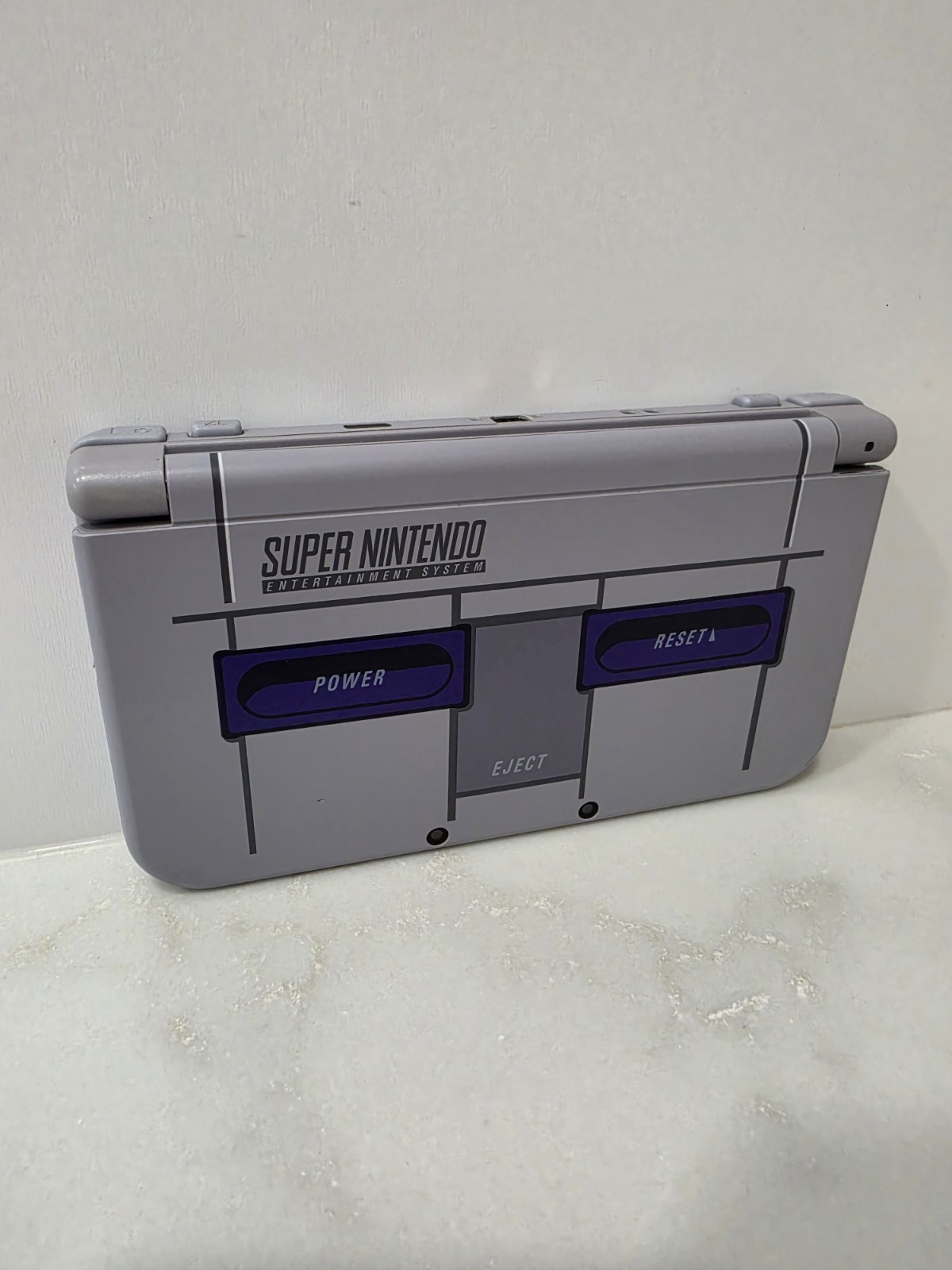 Nintendo New Nintendo 3DS XL SNES Edition Gray 4 GB Handheld Console (NTSC)
