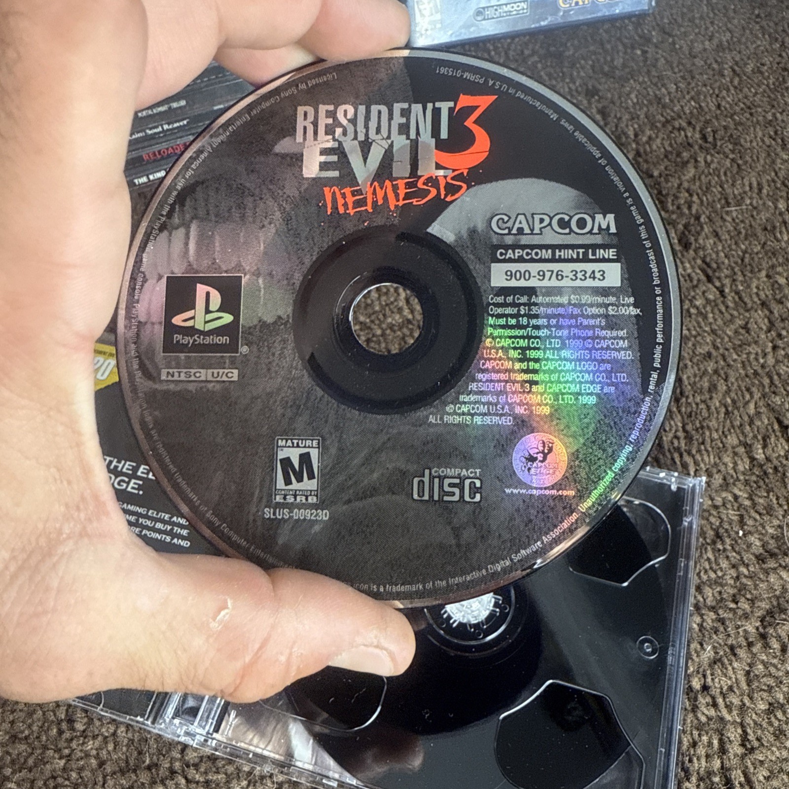 Resident Evil 3 Nemesis PS1 PlayStation 1 Complete CIB & 2 MINT Condition Discs!