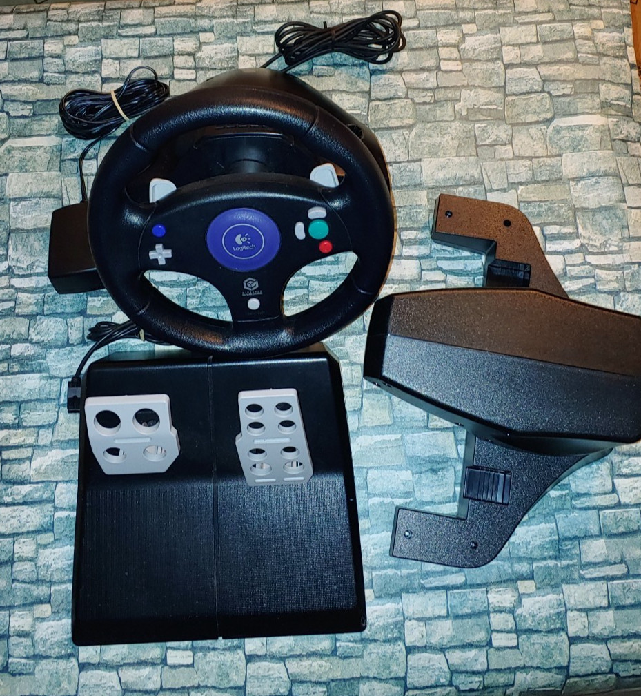 GameCube Logitech Force Feedback Wheel & Accessory Pack Very Good Condition