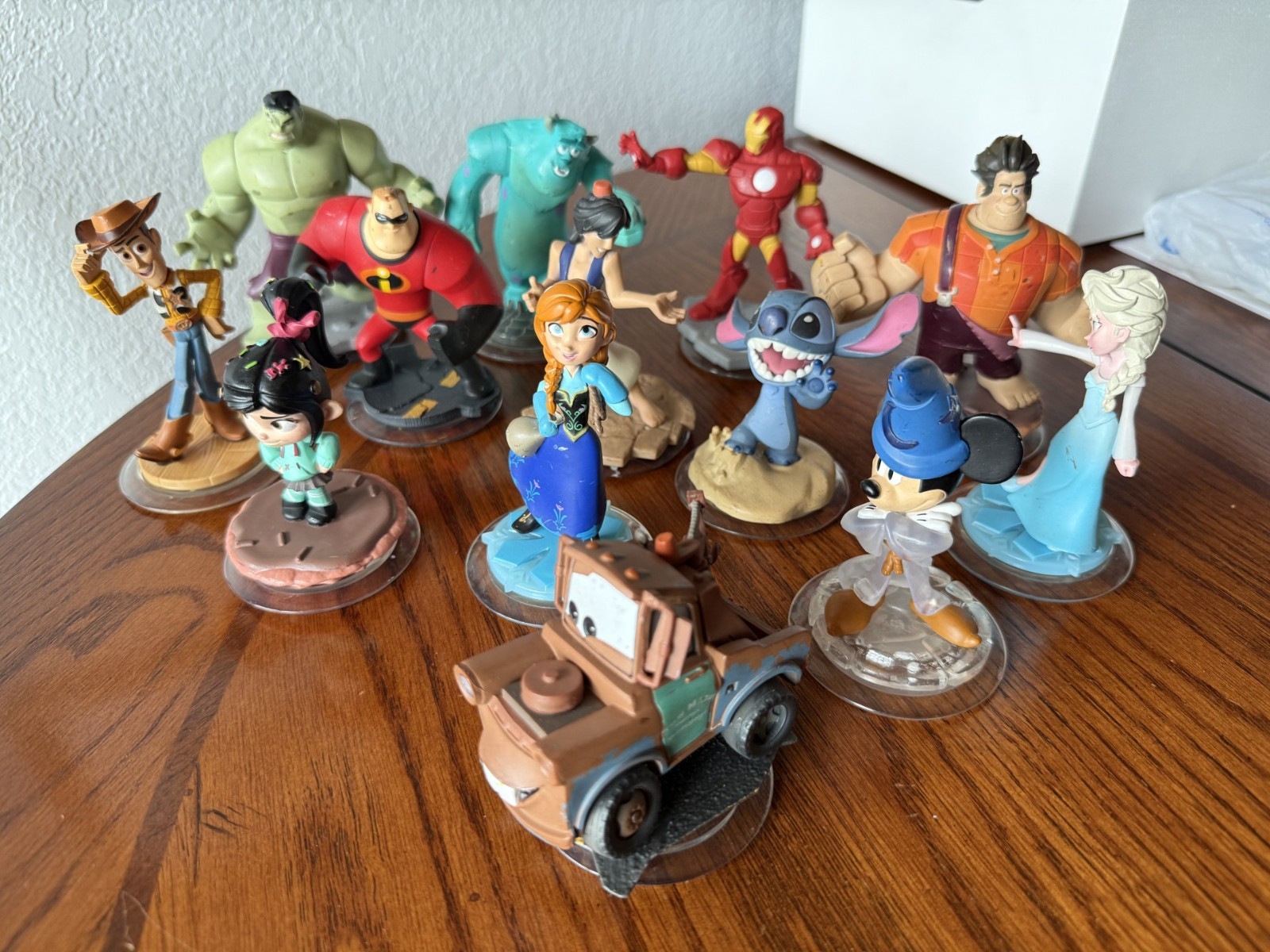 Disney Infinity 2.0 Lot Of 13 Figures Elsa Stitch Woody Mickey Mouse Anna Mater