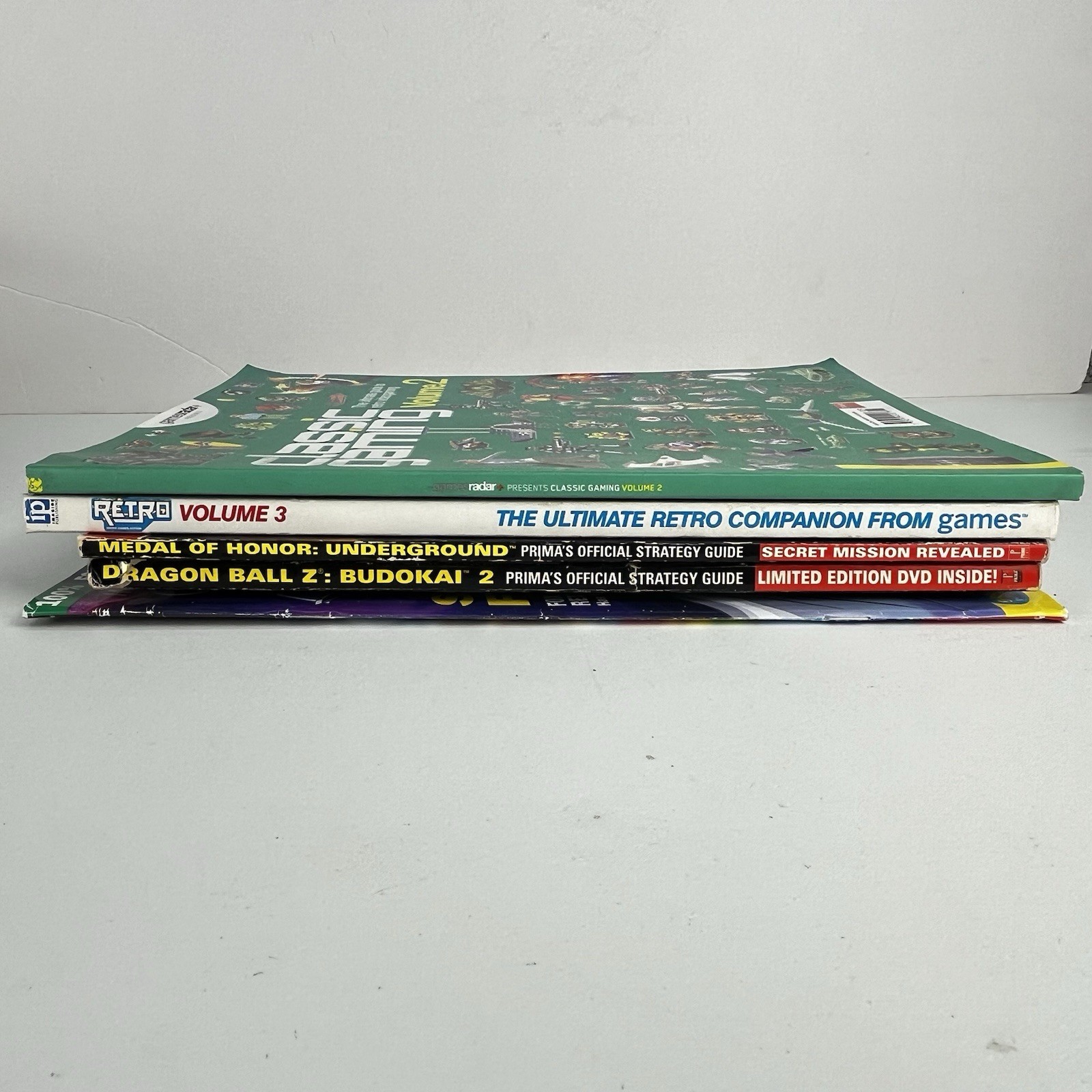 Lot of Popular Video Game Strategy Guides & Books (Prima, Retro, super play ETC