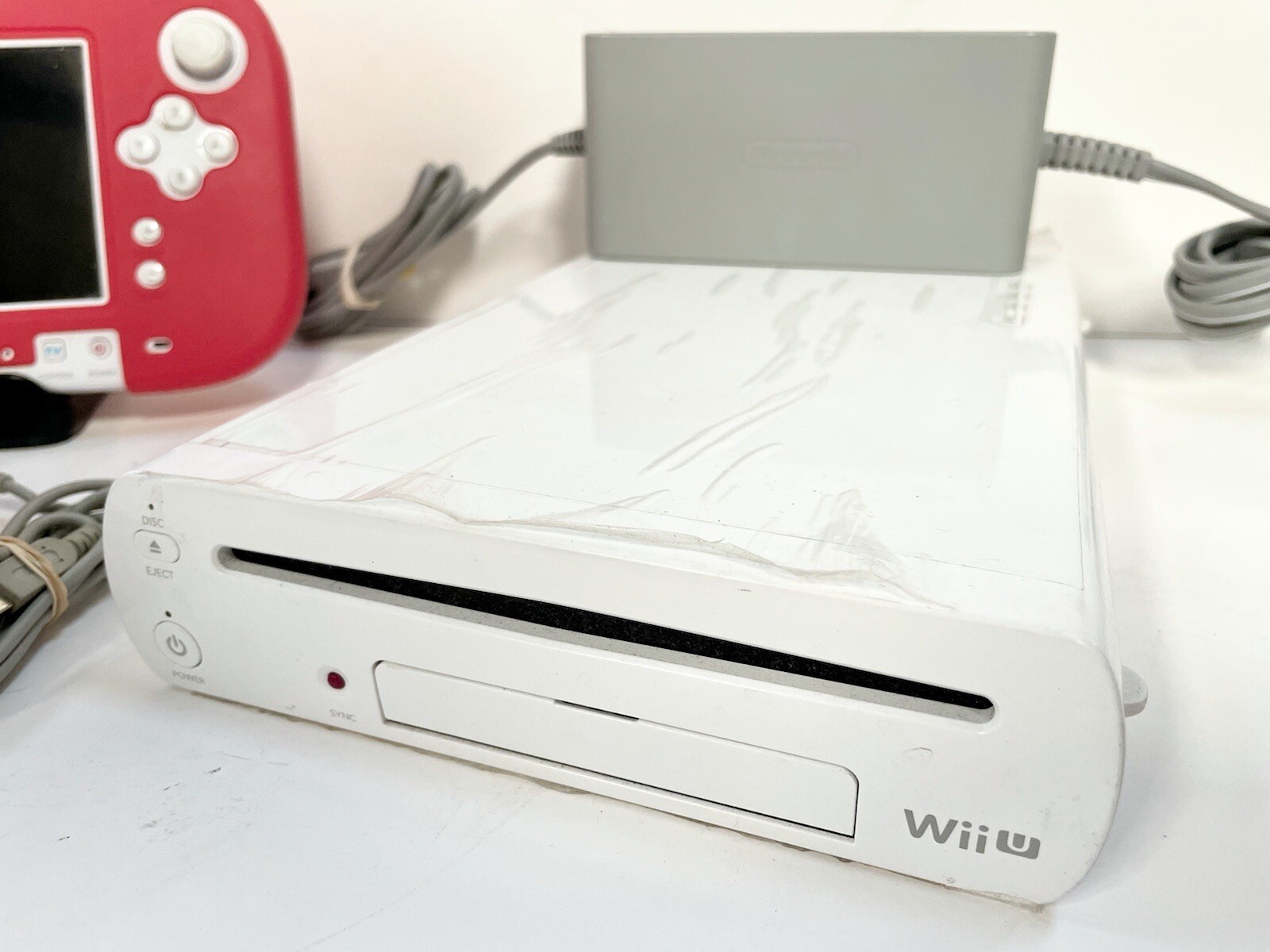 Nintendo Wii U 8GB White Gaming Console Gamepad WUP-001(02) W/ Downloaded Games