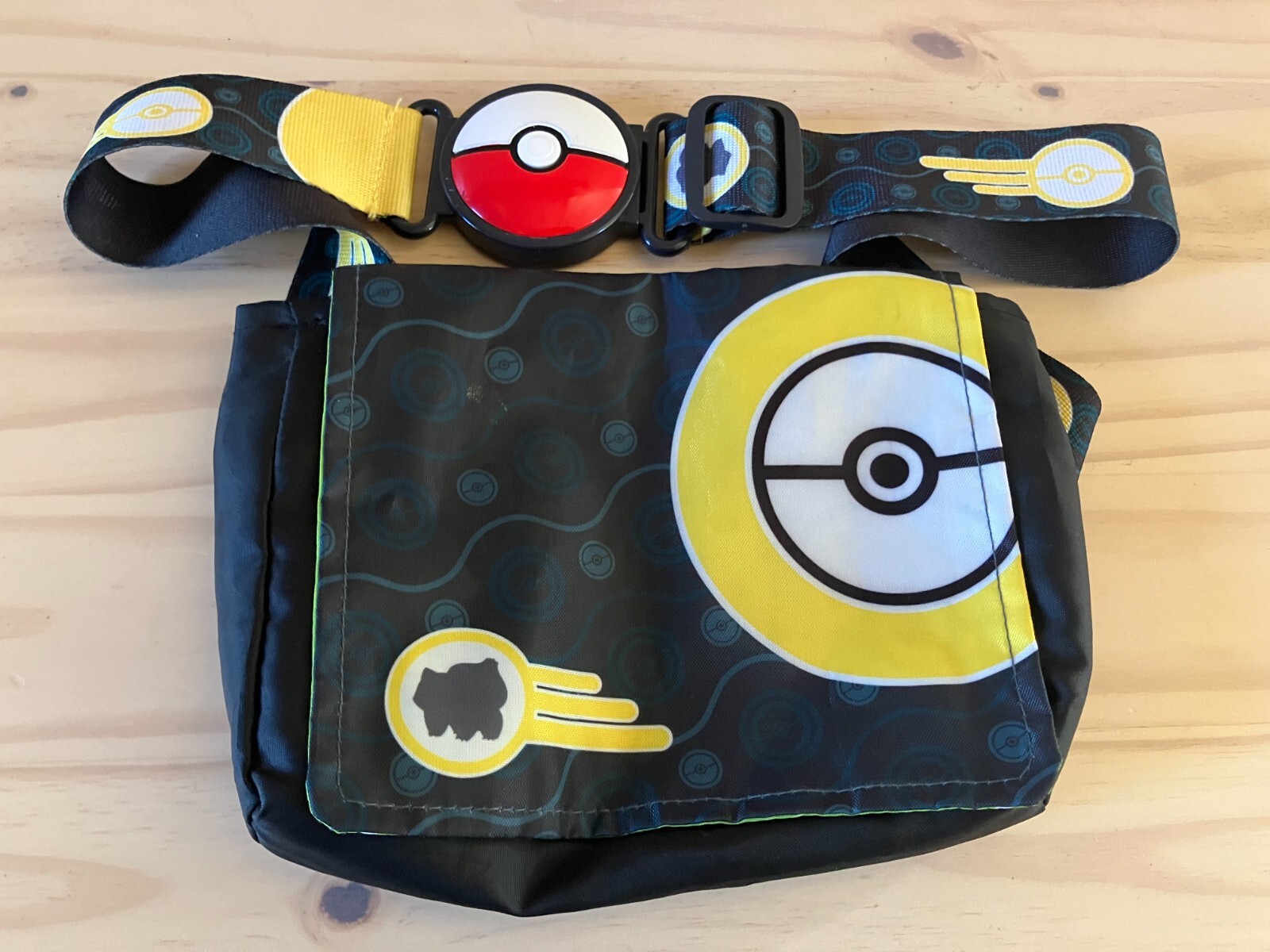 Pokemon Fanny Pack Over the Shoulder Bulbasaur Pouch/ Purse