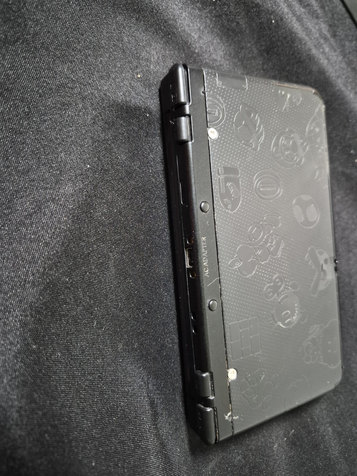 “new” Nintendo 3DS Super Mario Black Special Edition Console w/Charger – Tested
