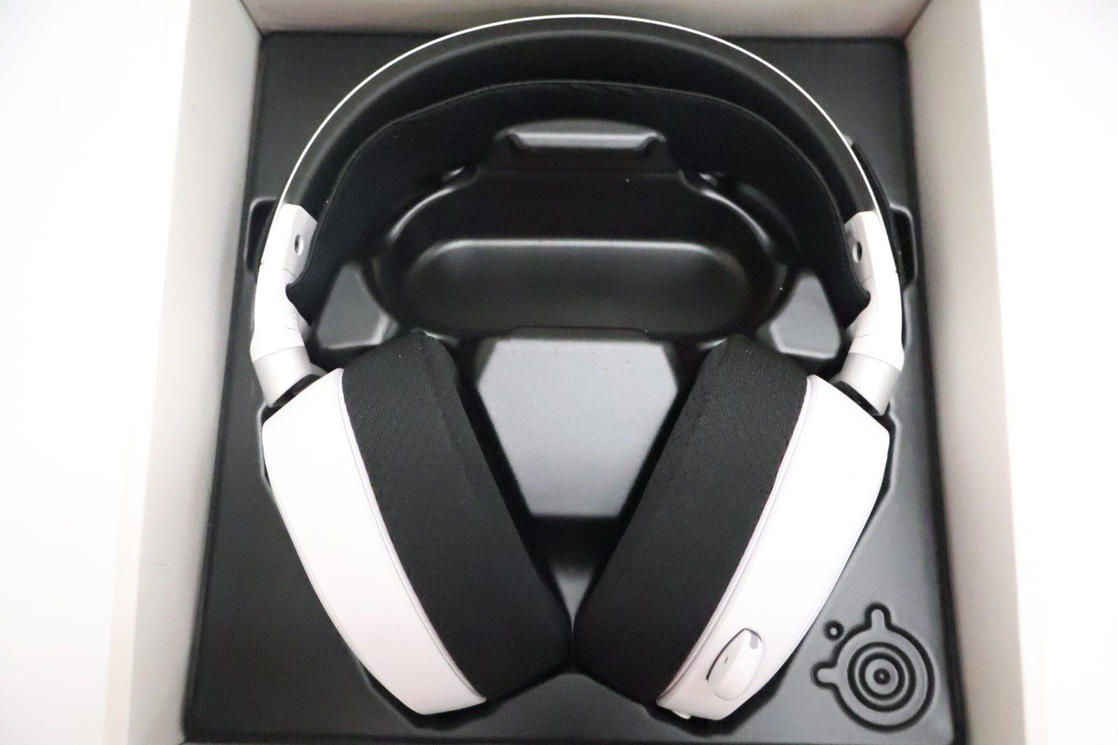 SteelSeries Arctis Pro+GameDAC Wired Gaming Headset White for PS5/PS4 and PC NEW