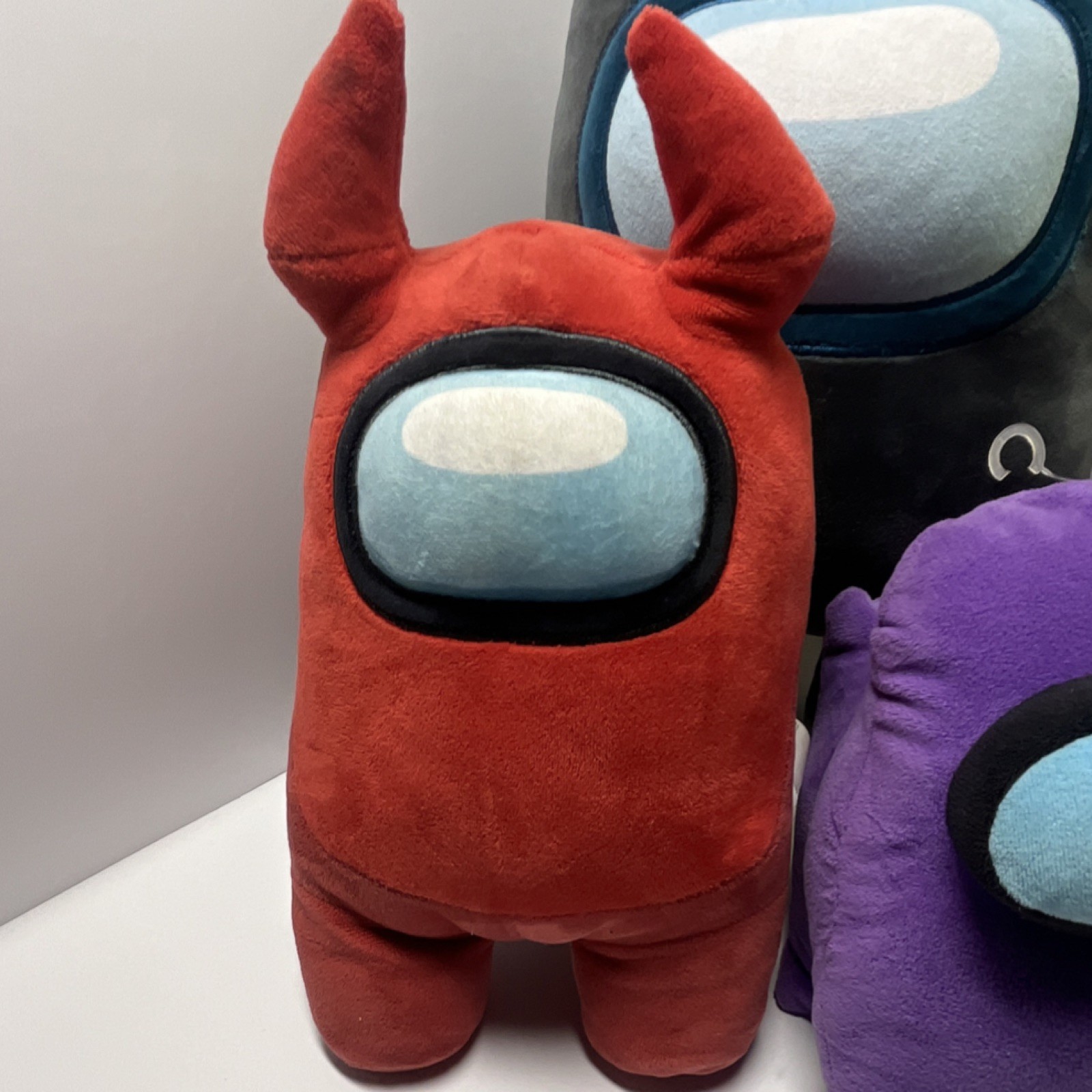 Toikido Among Us Premium Plush Crew Member Doll Set Red Yellow Black Purple Blue