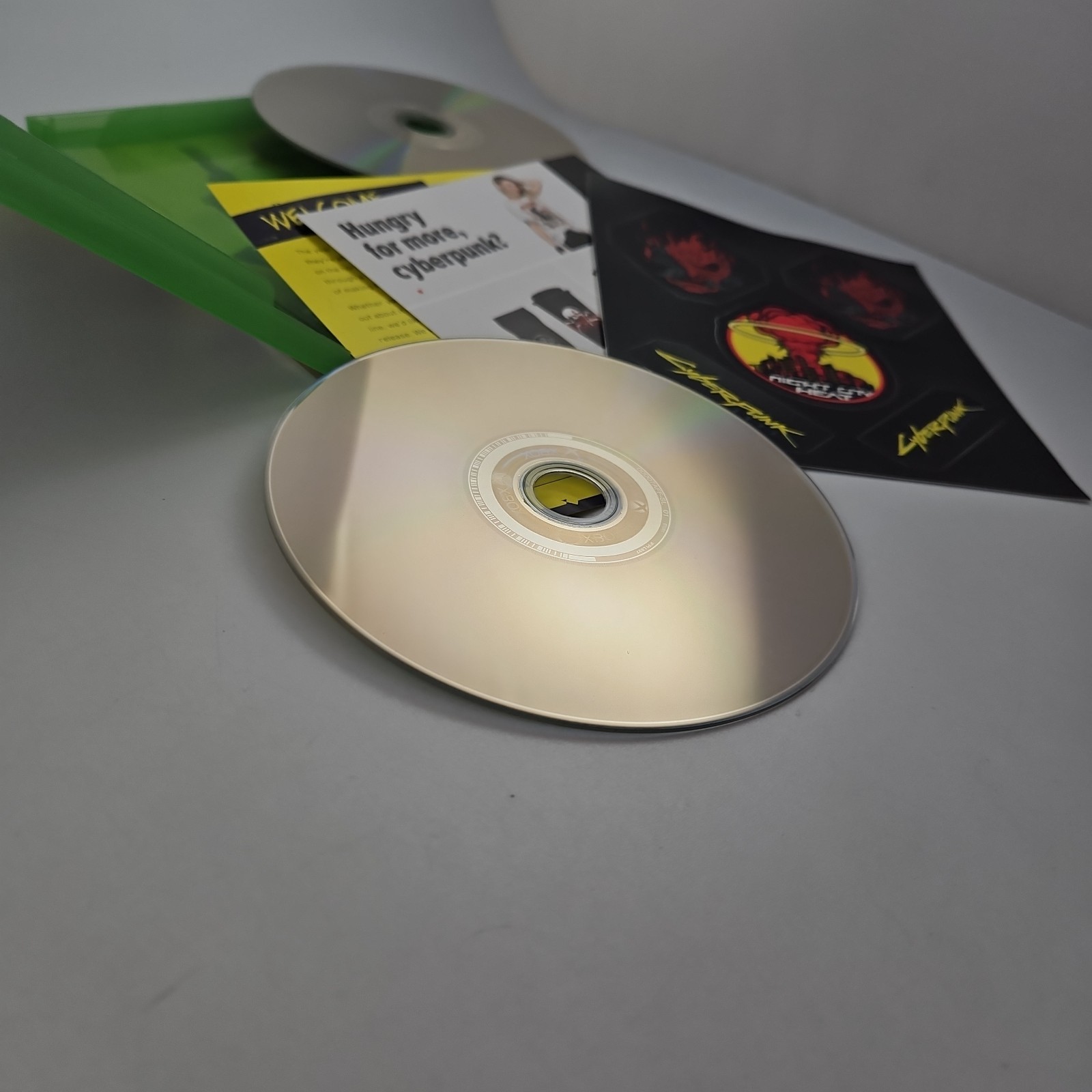 Cyberpunk 2077 – Microsoft Xbox One – Case, Both Discs & Stickers
