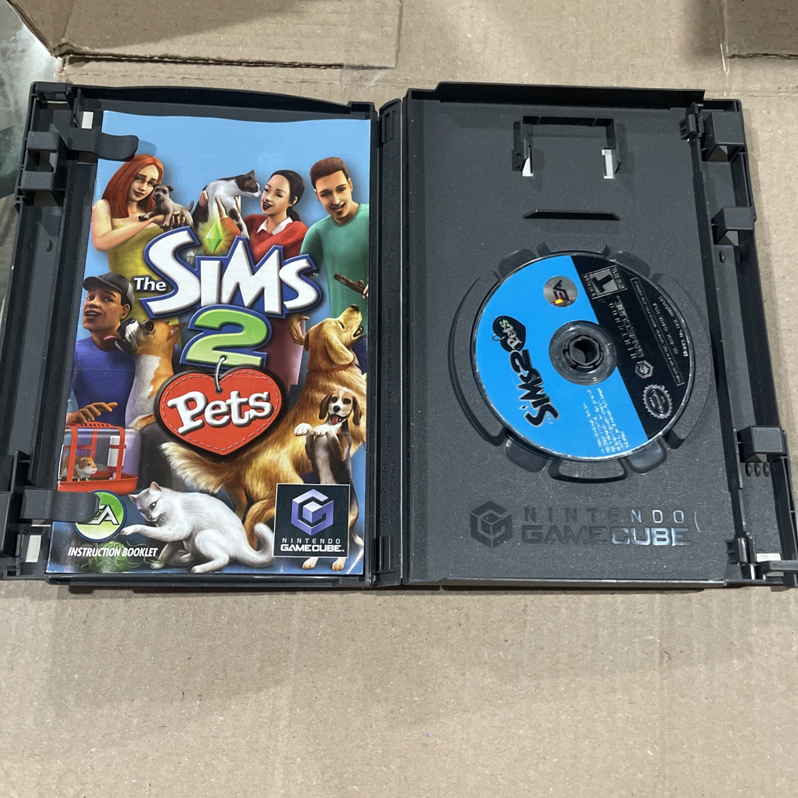 Sims 2 Pets Nintendo GameCube with Case and Manual (Tested, Works)