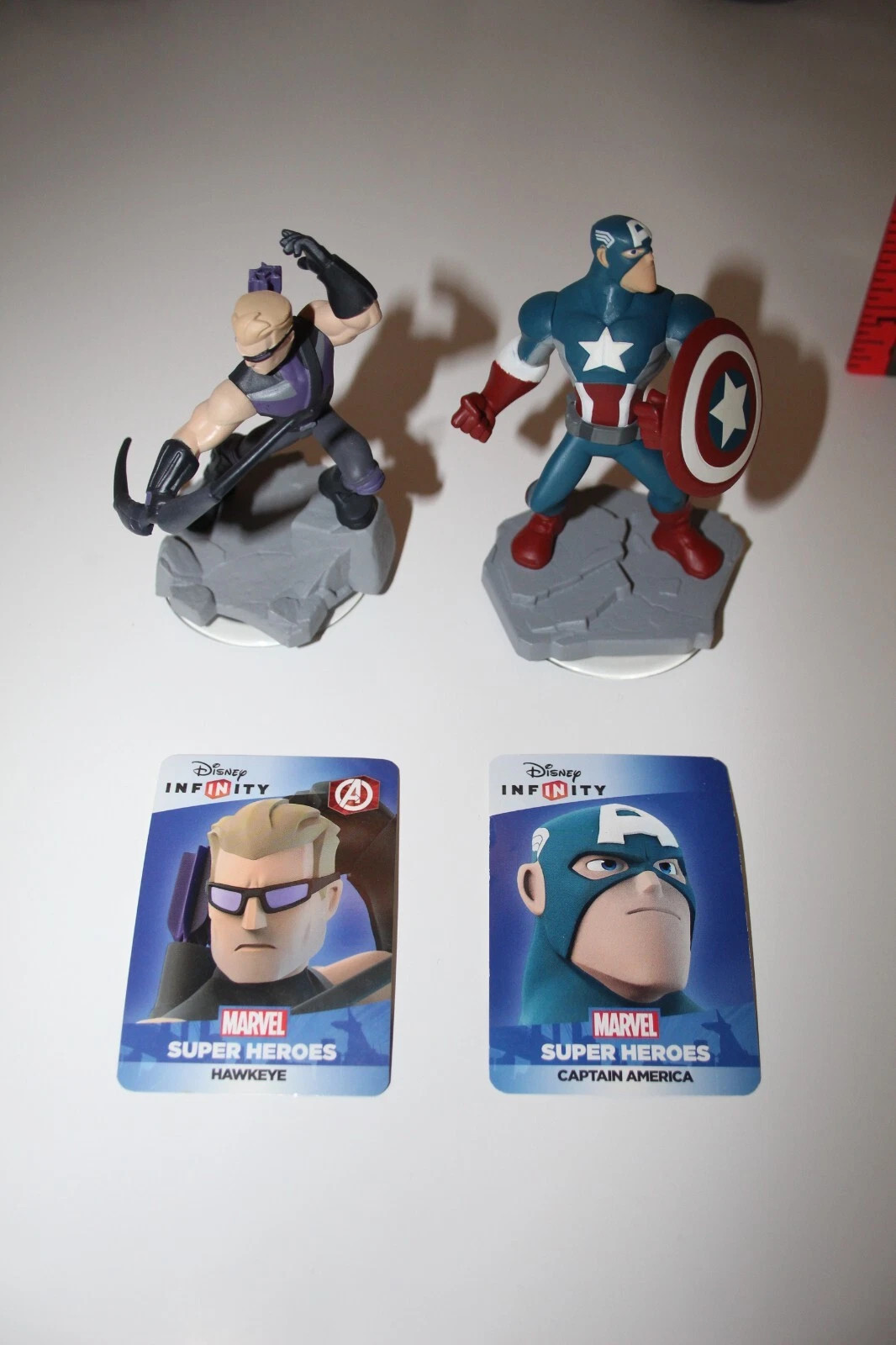 Disney Infinity 2.0 Base Portal Lot 5 Figures Marvel Stitch Merida Venom Hawkeye