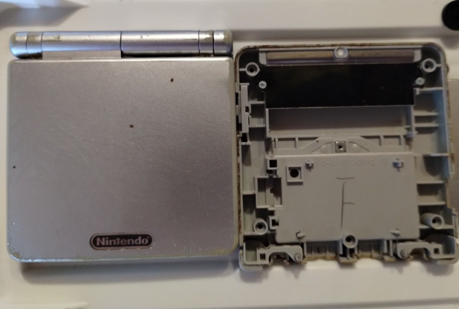 Nintendo Gameboy Advance SP AGS-001 Silver Handheld System FOR PARTS/REPAIR
