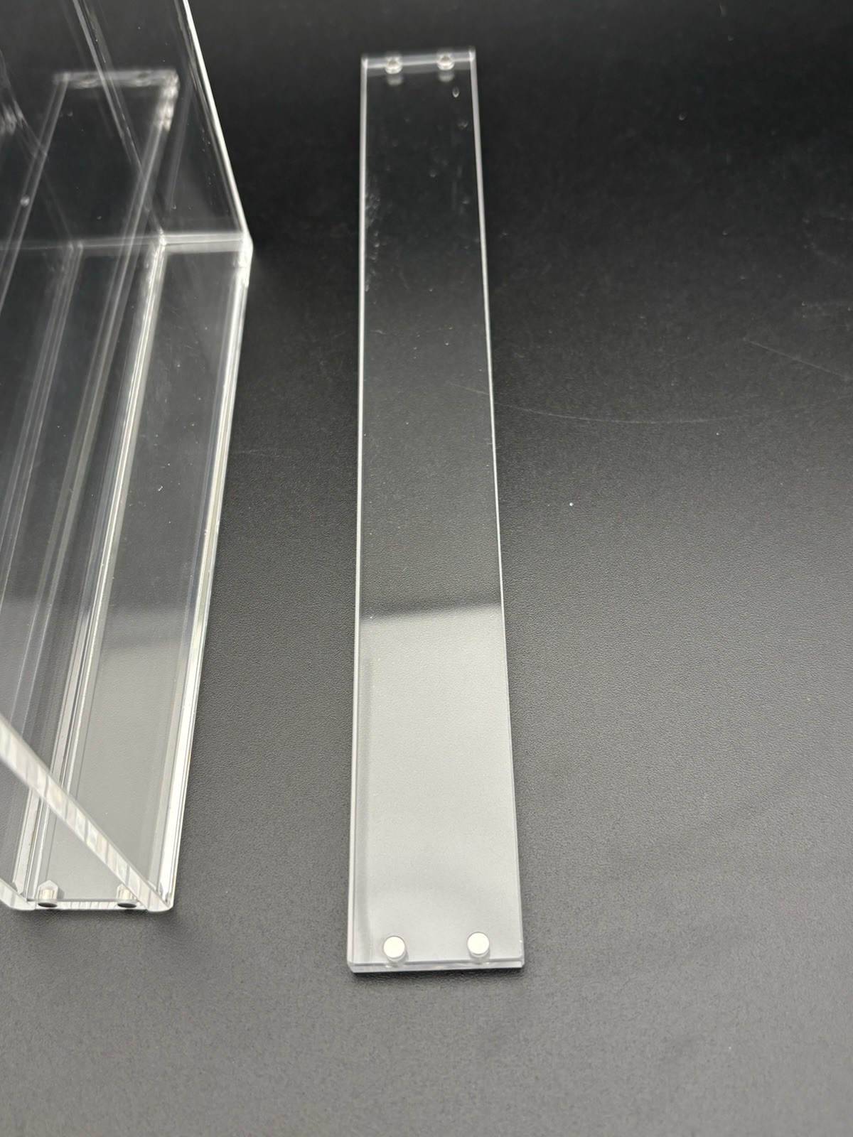 Magnetic-Closing Acrylic Game Display Case: Ps2/Xbox/Wii/DVD/Clear Box