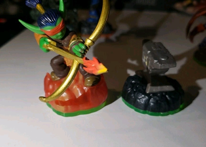 Skylanders And Skylanders Giants Mixed Lot Sprocket,spyro,flames lingerie,