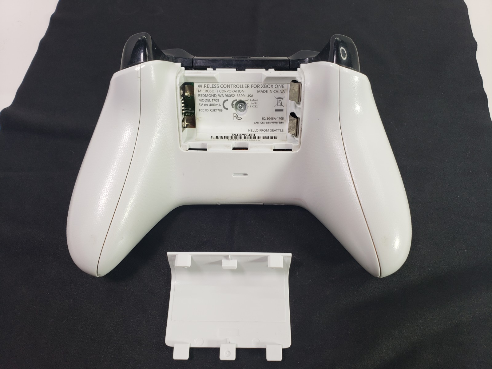 Microsoft Xbox One S 500GB Video Game Console Bundle. Tested/working