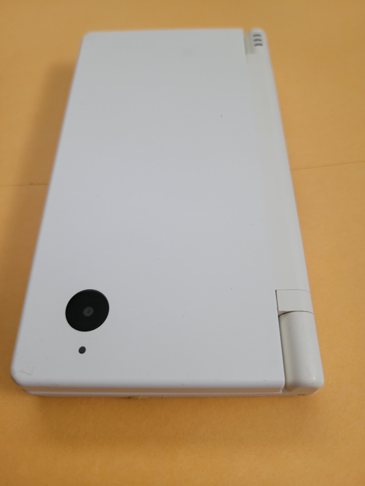 Nintendo DSi 256MB White Handheld System 2 Japanese