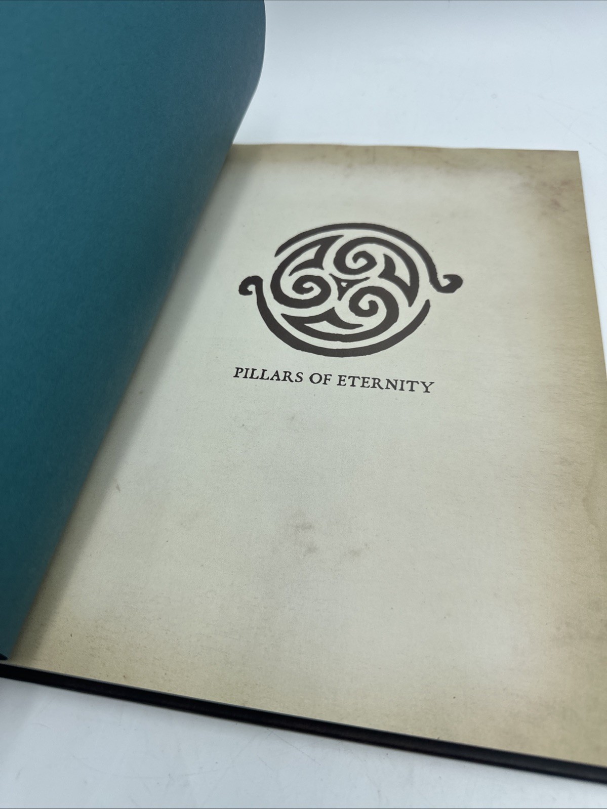 Pillars of Eternity Guidebook Volume One Dark Horse Books EUC
