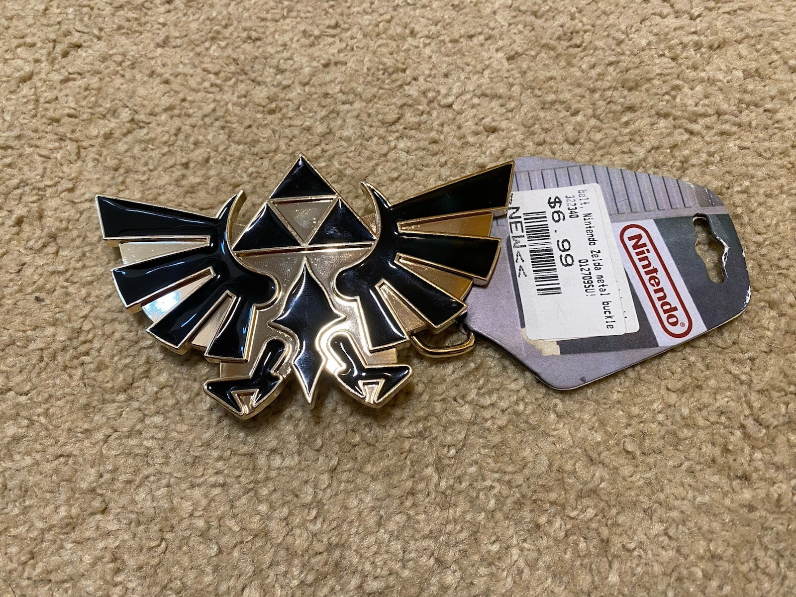 Nintendo THE LEGEND OF ZELDA Black and Gold Triforce Belt Buckle 2008 NEW