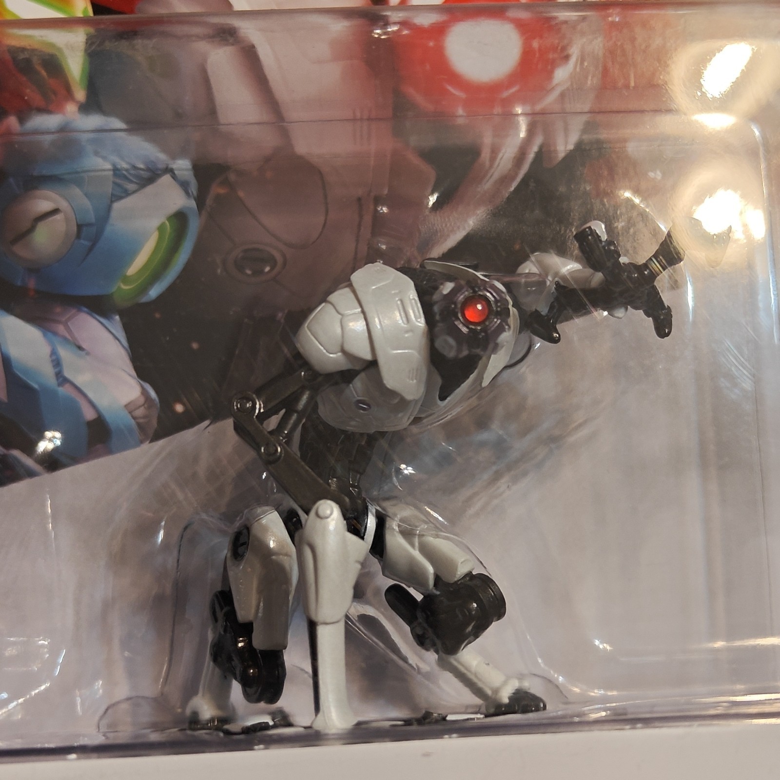 Nintendo amiibo Metroid Dread Samus & E.M.M.I. 2-Pack Figures