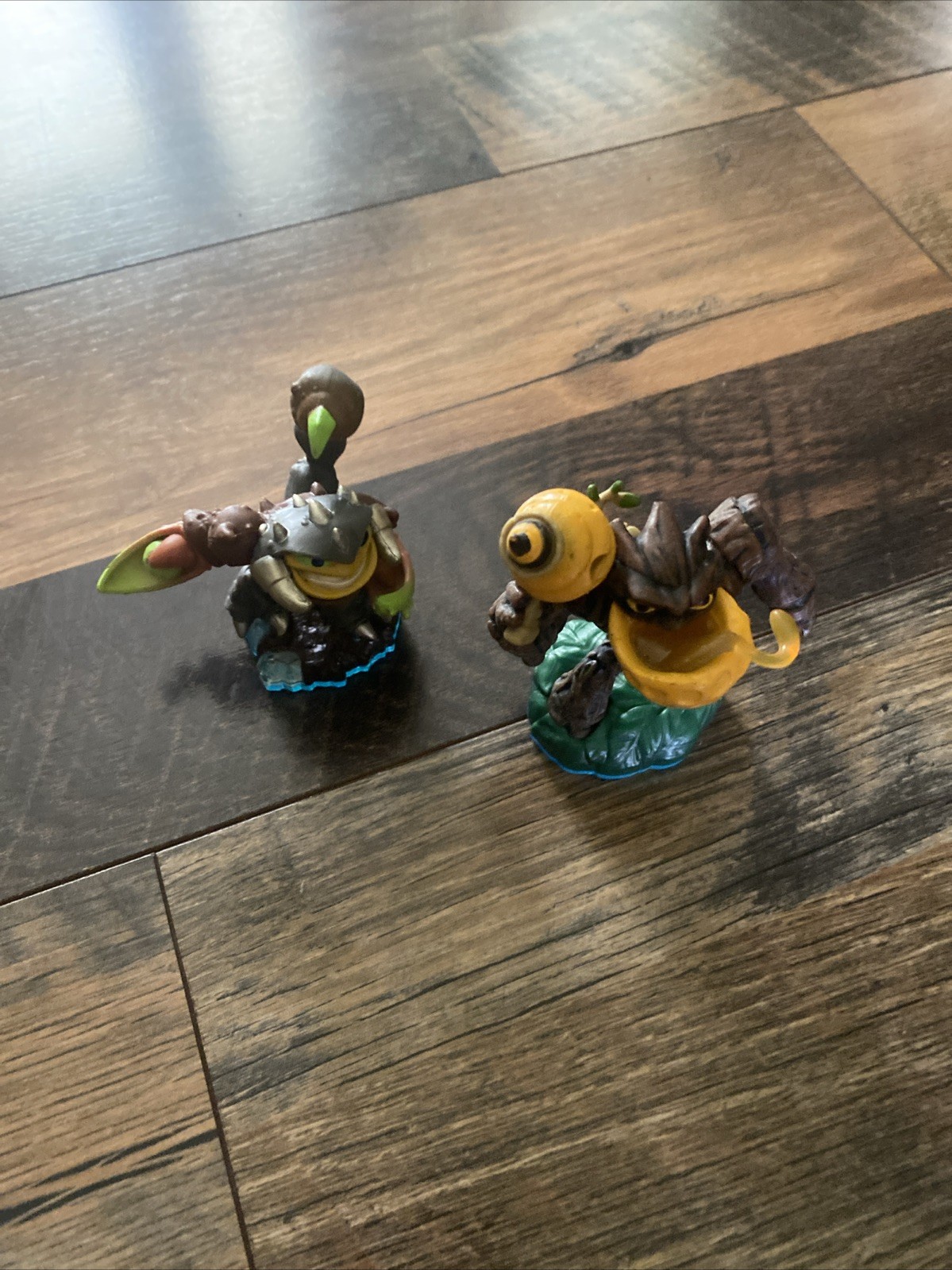 Lot Of Skylanders Swap Force Characters And Carrying Case
