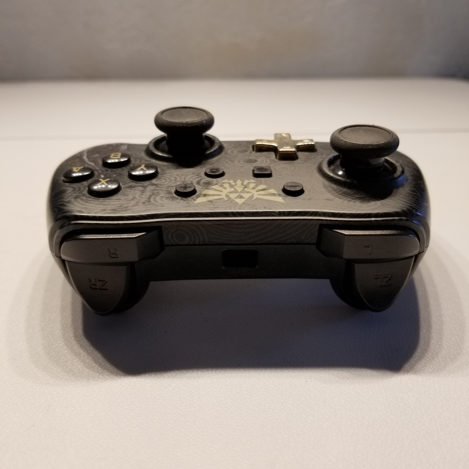 Zelda Nintendo Switch Controller Lot of 2 With Extra Grip Controller – UNTESTED