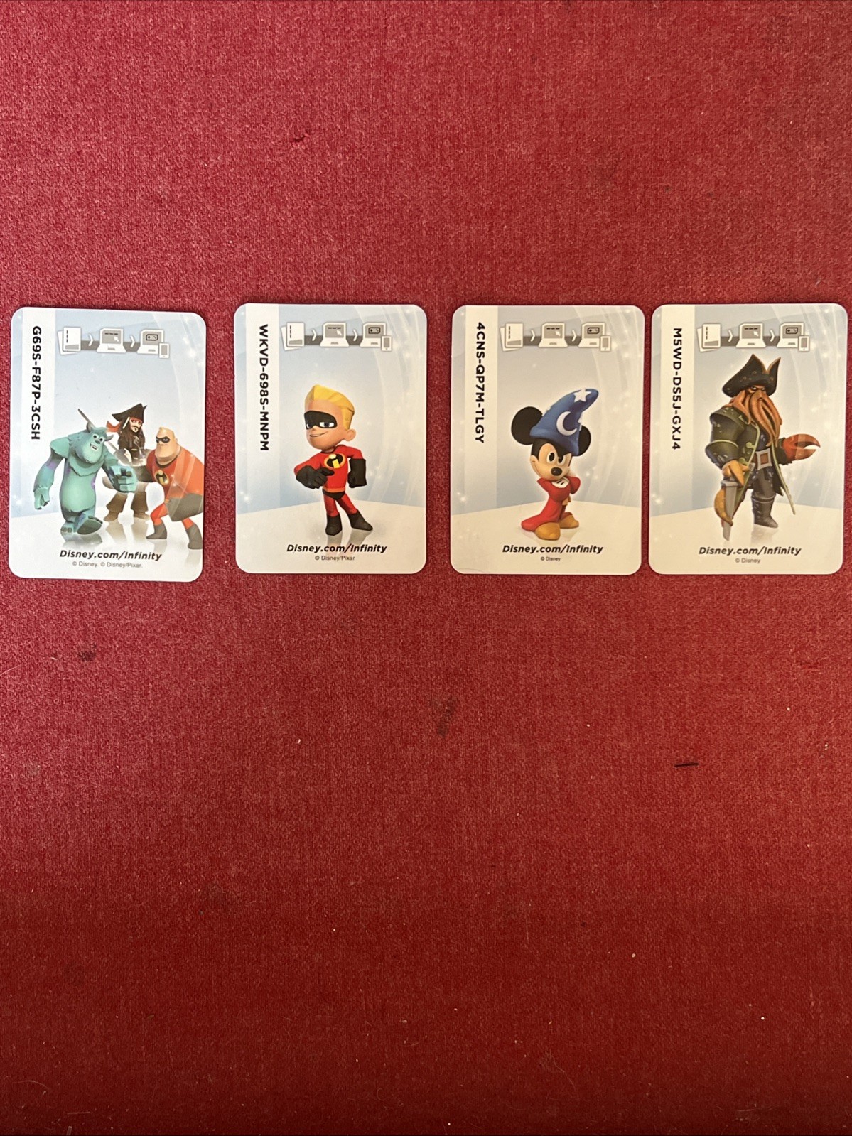 Disney Infinity For XBox 360 – 6 figures + 5 disks + Portal And More