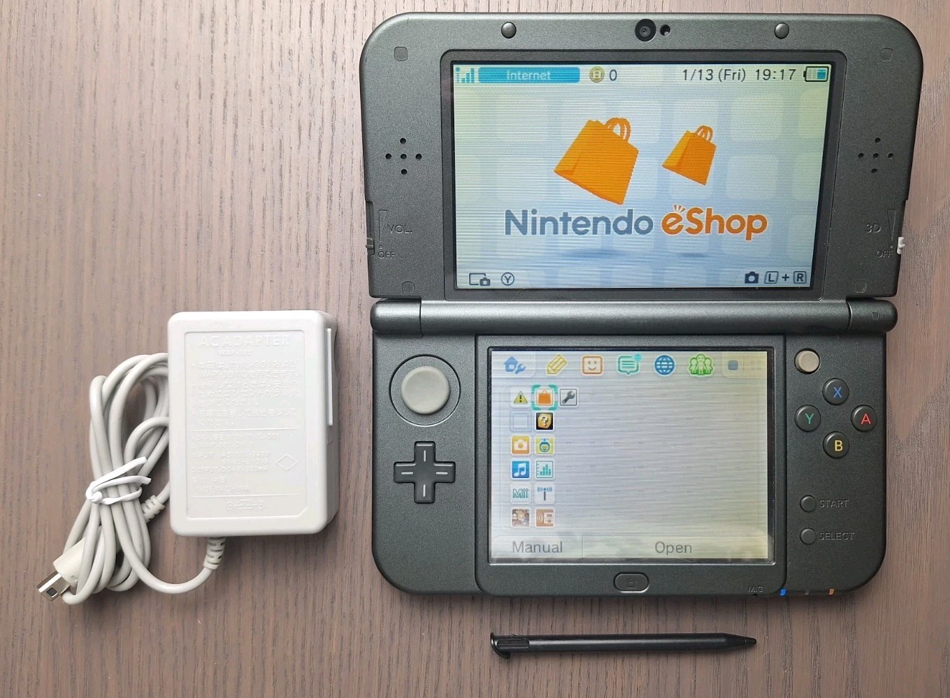New Nintendo 3DS XL Metallic Black Charger 32GB SD Card REGION FREE