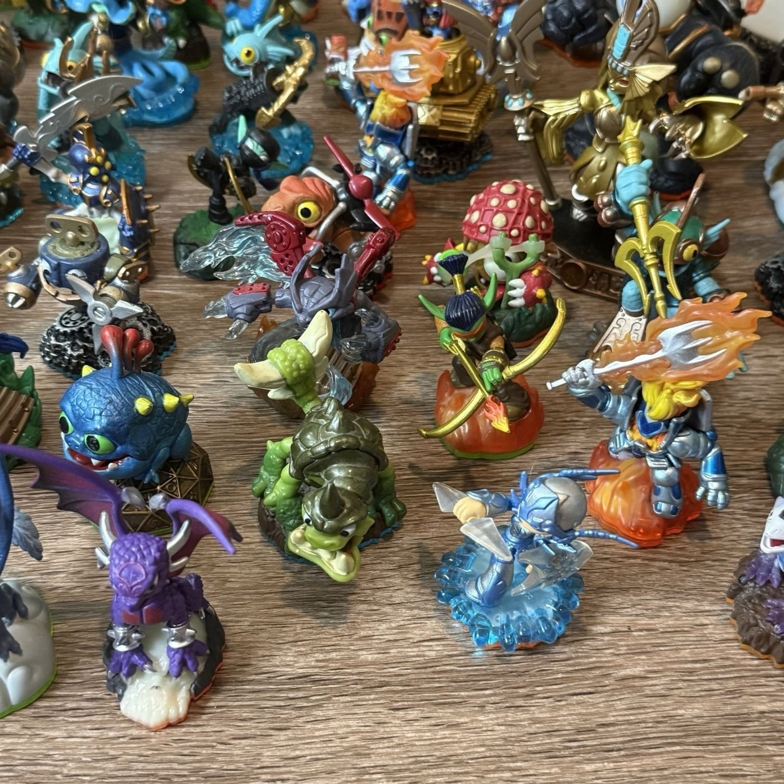 Skylanders Lot Of 84 Figures, Vehicles, Portals & Books! Trap Force, Spyro MORE