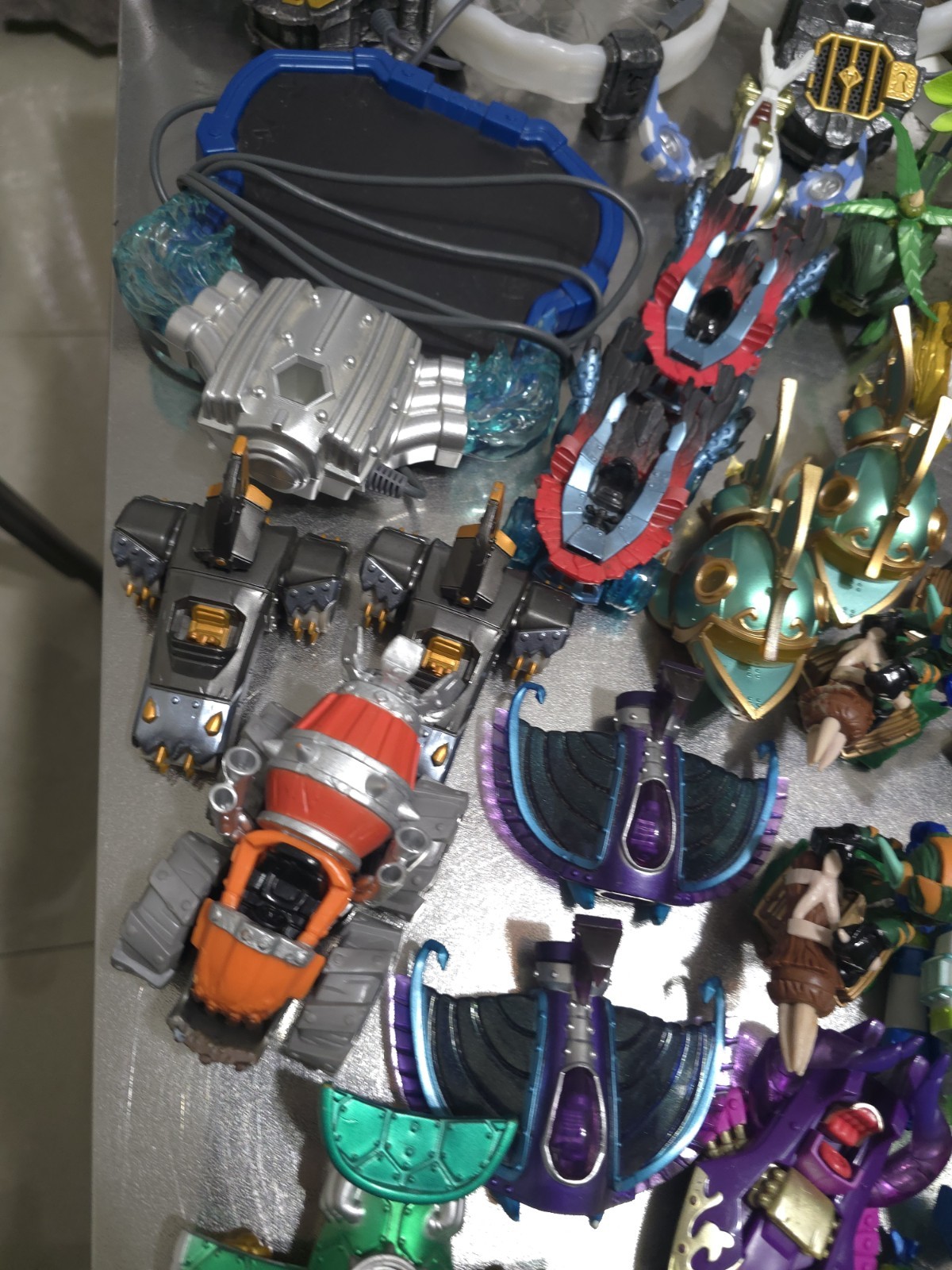 HUGE Skylanders Lot 100+ Figures WORKING GREAT NO RETURNS ACCEPTED