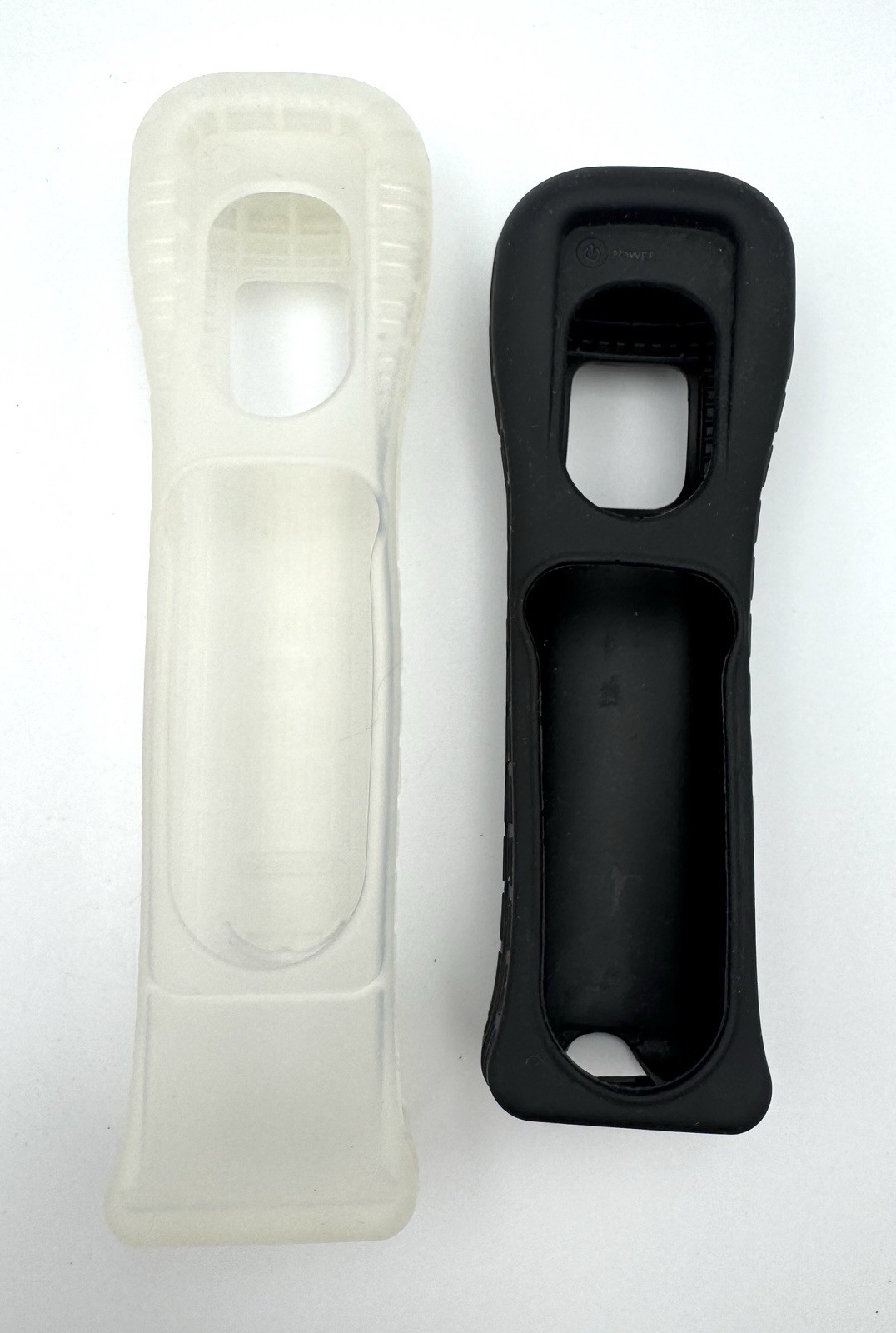 Nintendo Wii Remote Controller w/ Motion Plus – LOT OF 2 – Black & White TESTED