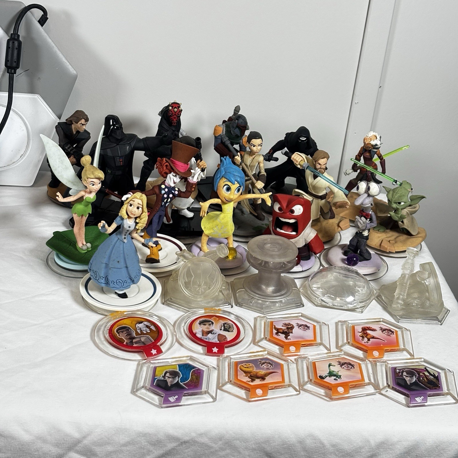 Disney Infinity Xbox 360 Mega Bundle – 32 Figures, 1.0, 2.0 & 3.0, Portal, Games