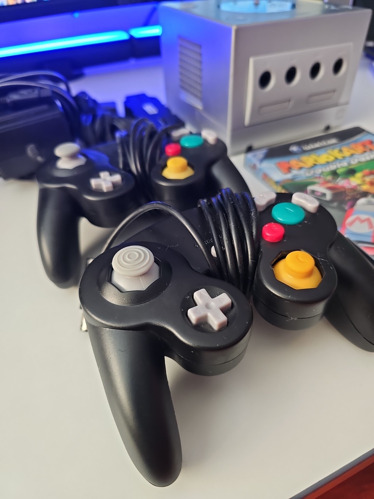 Nintendo GameCube Console Bundle (Silver) + MarioKartDD + GCBA