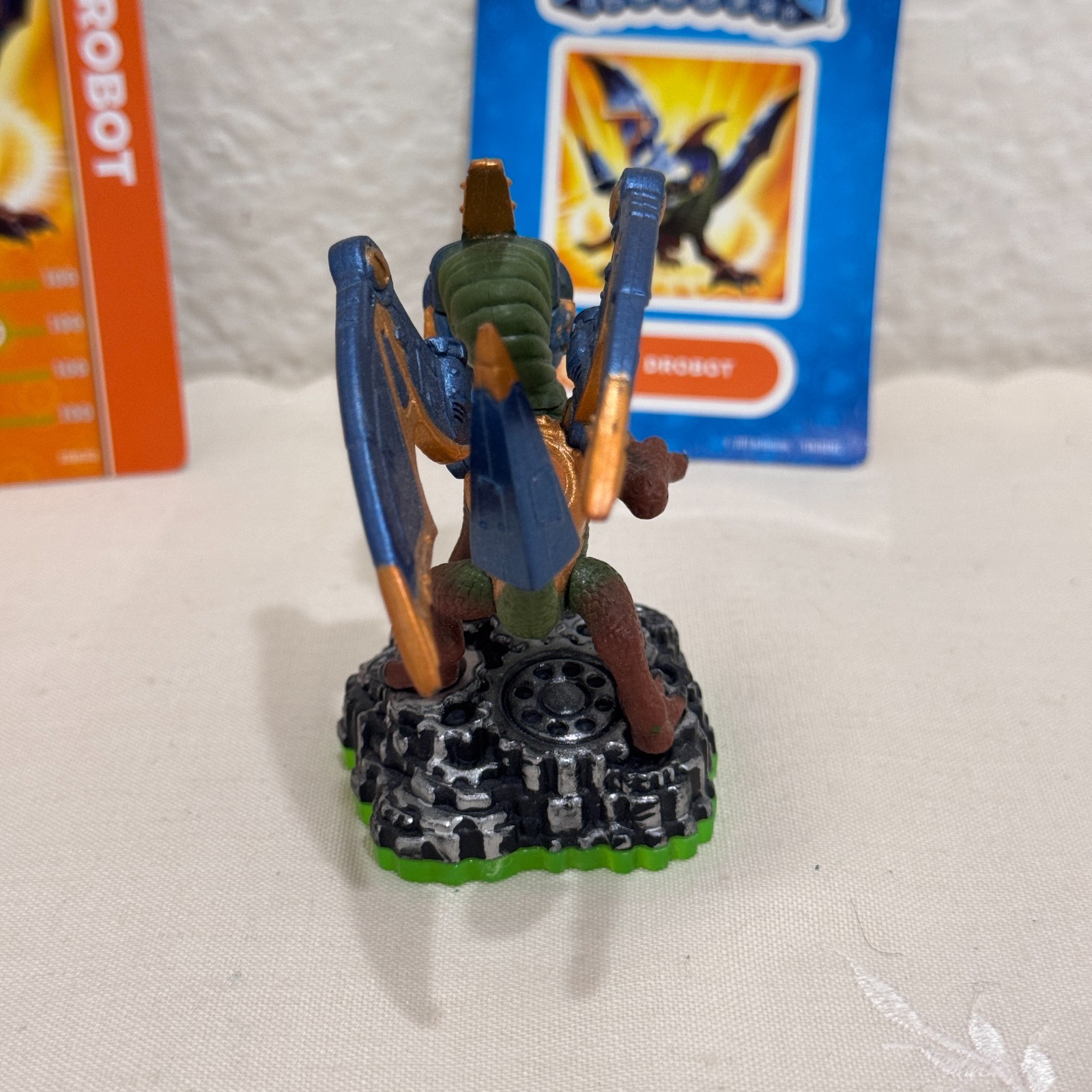 Skylanders Spyro’s Adventure Drobot Figure w/ Trading Card Sticker 2011