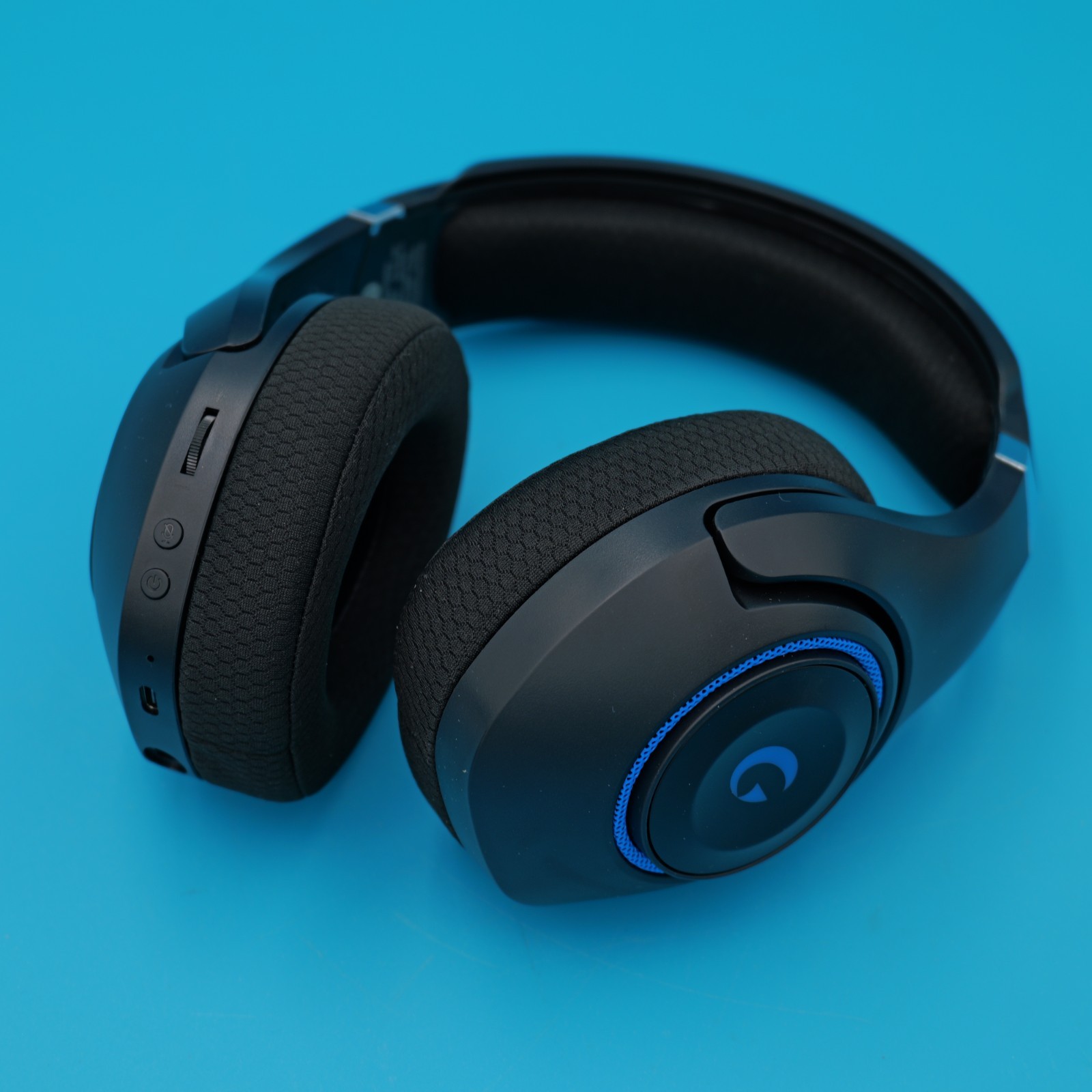 KAPEYDESI Wireless Gaming Headset 2.4GHz Wireless and Bluetooth 5.2 captain 400
