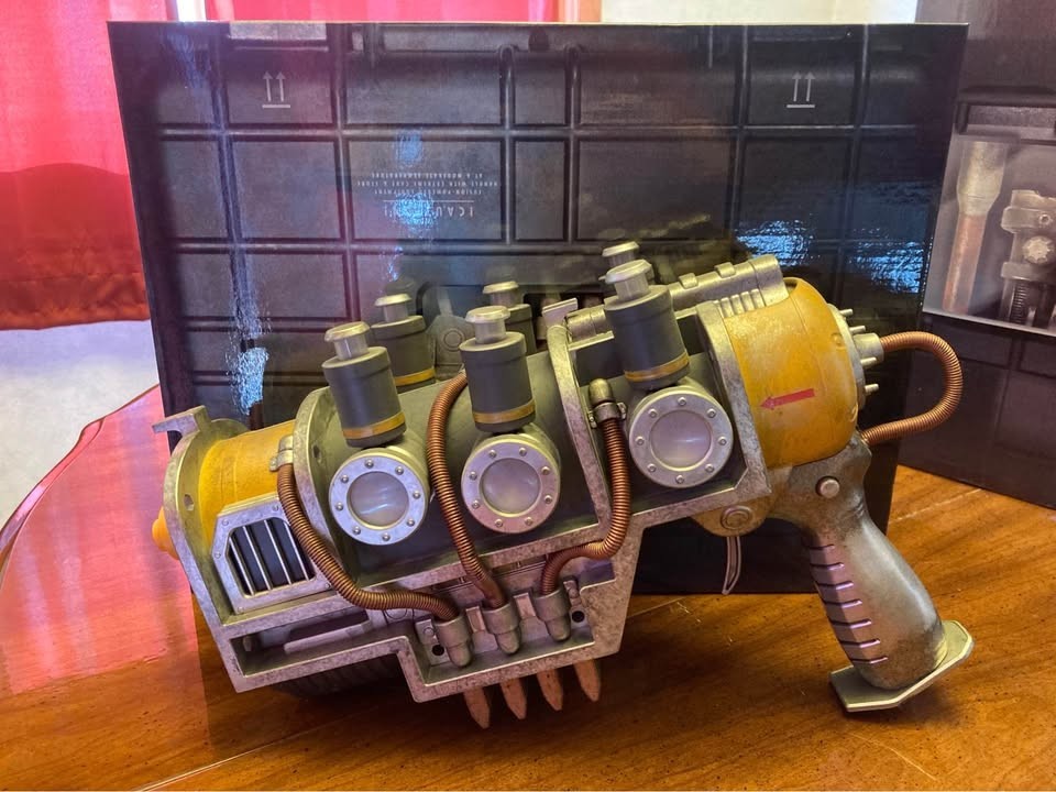 Fallout Plasma Pistol Replica Prop with box