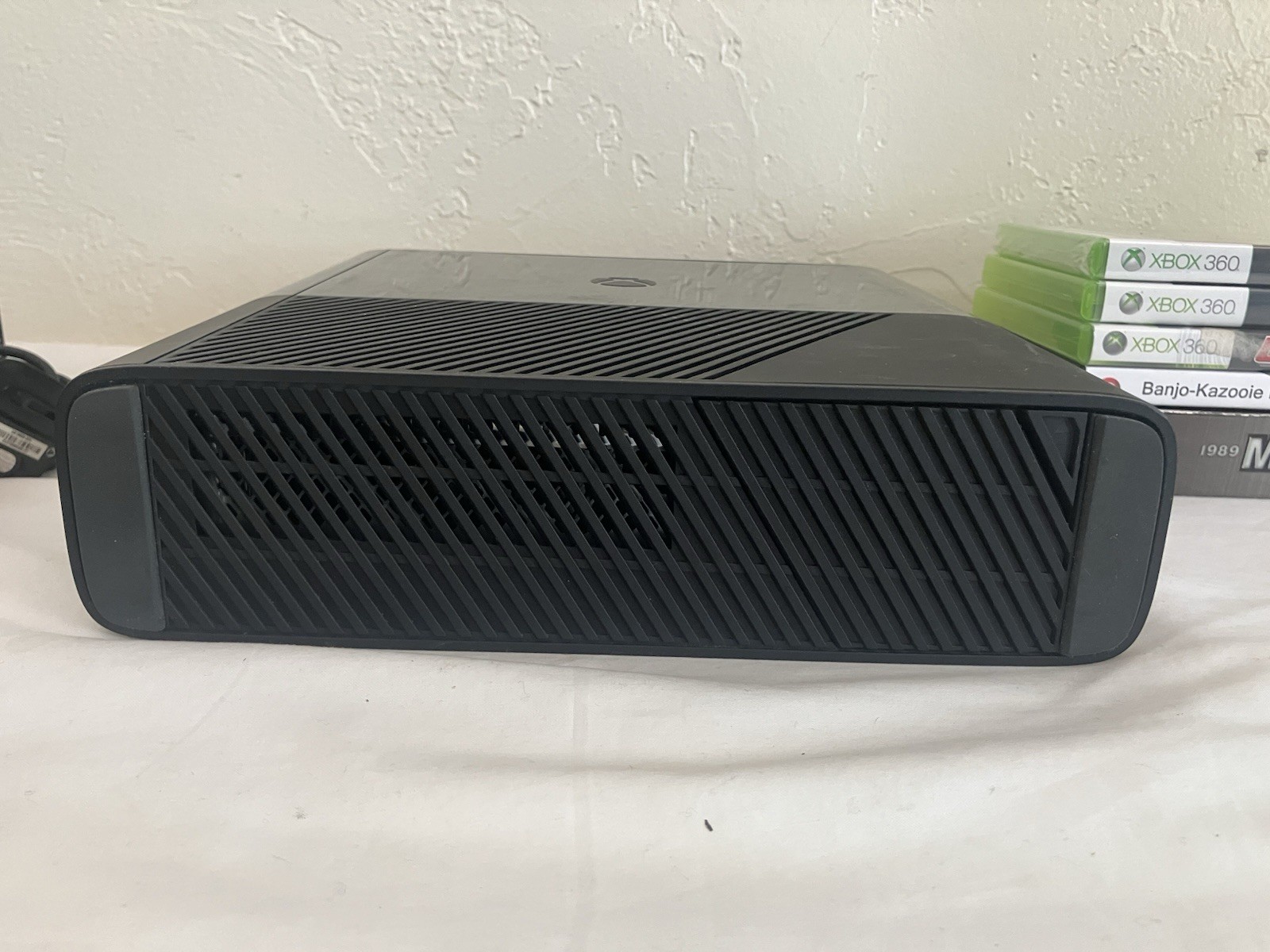 Microsoft Xbox 360 E 250GB Console #1538 W/ 9 Games, Controller, HDMI, Minecraft