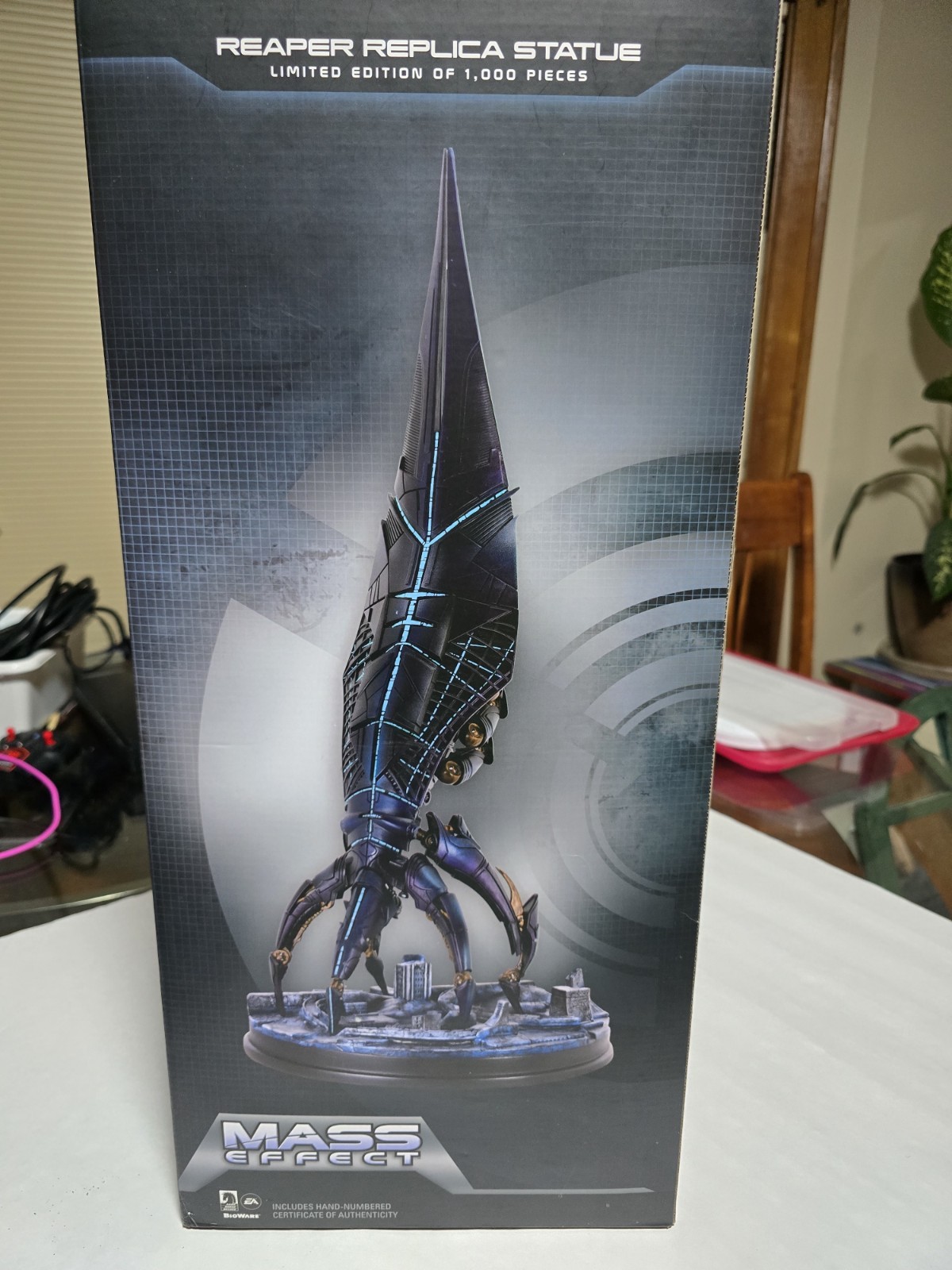 Dark Horse, Mass Effect 18” Sovereign Reaper Ship Replica #770 of 1000