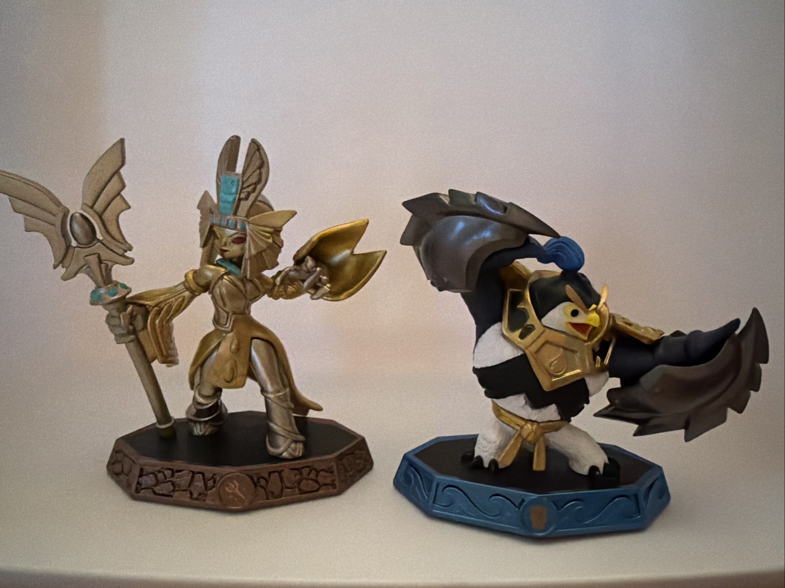 Skylanders Imaginators Lot Of 4: Master King Pen, Golden Queen, Crystals
