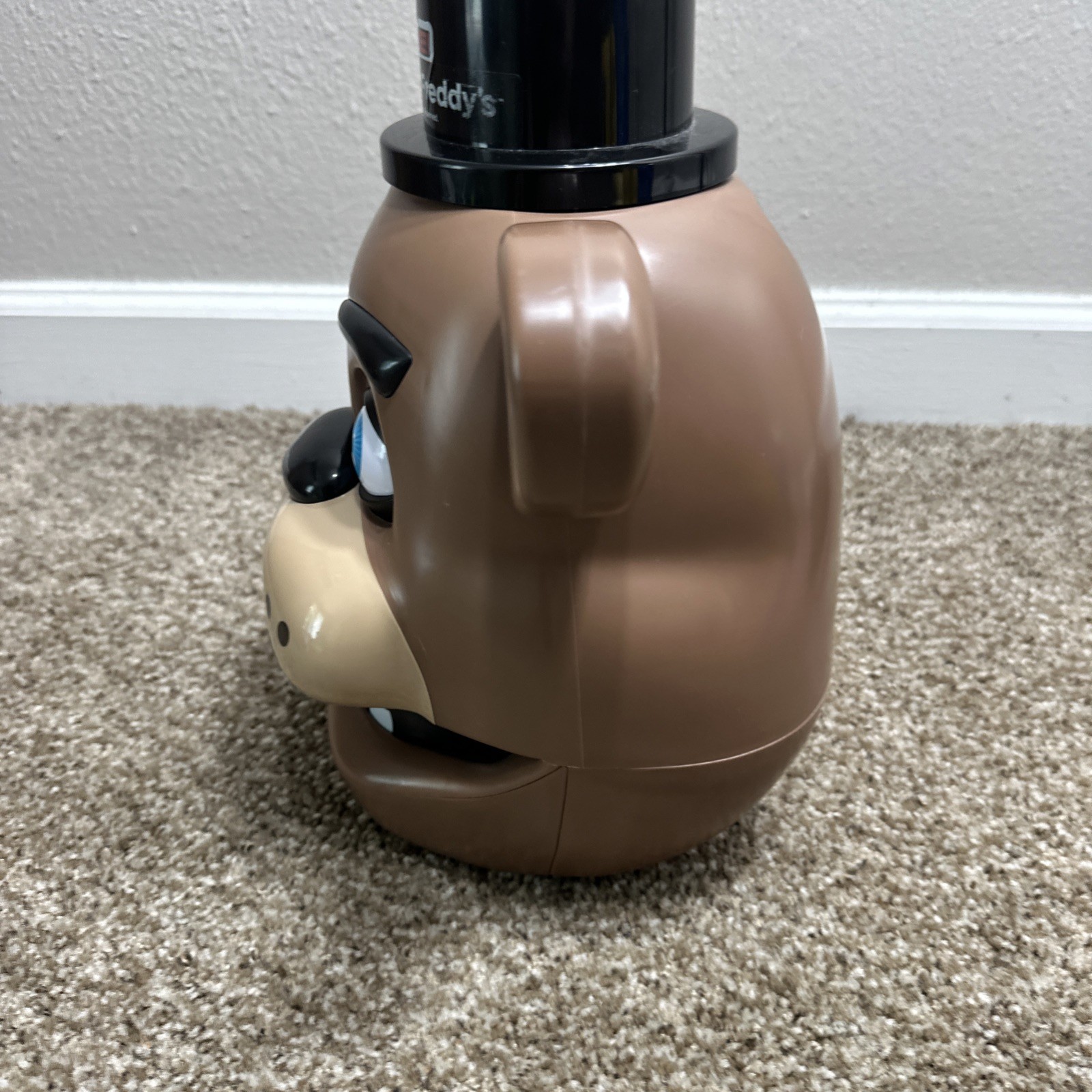 Five Nights At Freddy’s 10th Anniversary Animatronic Head And Golden Freddy READ