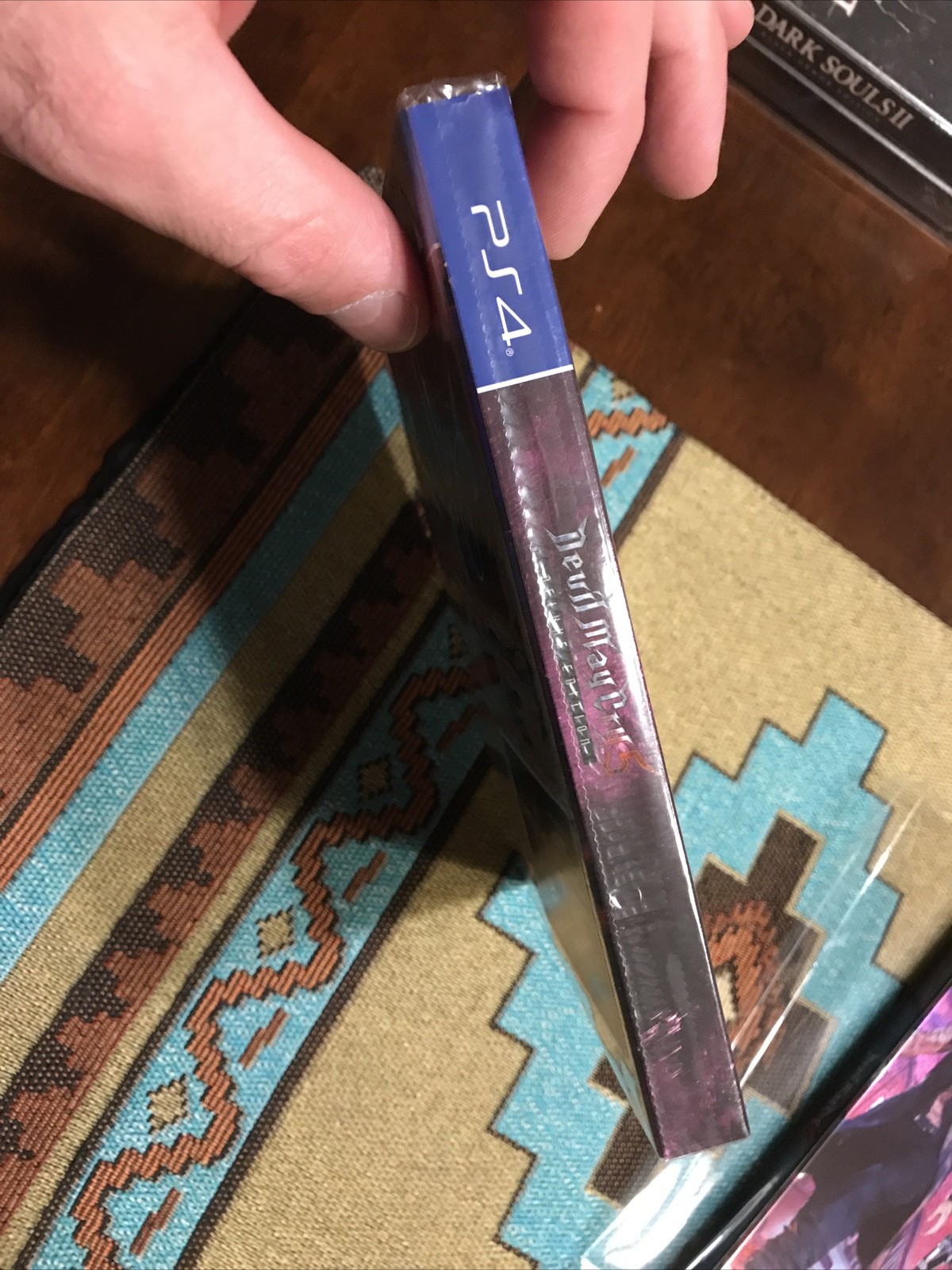 Devil May Cry V (PS4) – Deluxe UK Steelbook