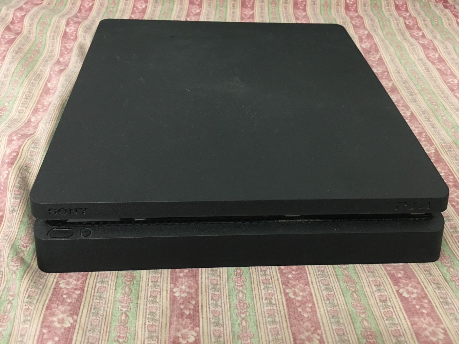 Sony PlayStation 4 slim 1tb system bundle