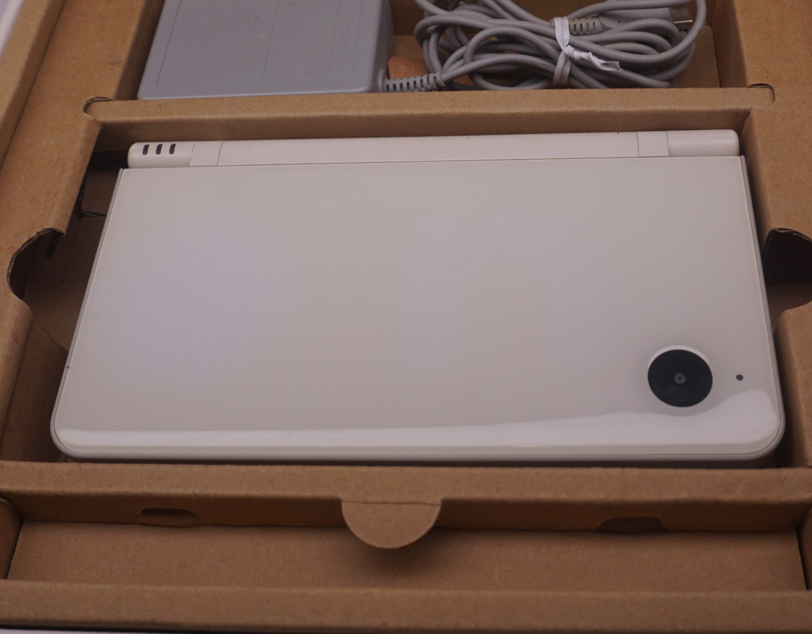 Nintendo DSi XL LL White Console JAPAN REGION with Box Preinstalled JP Zelda