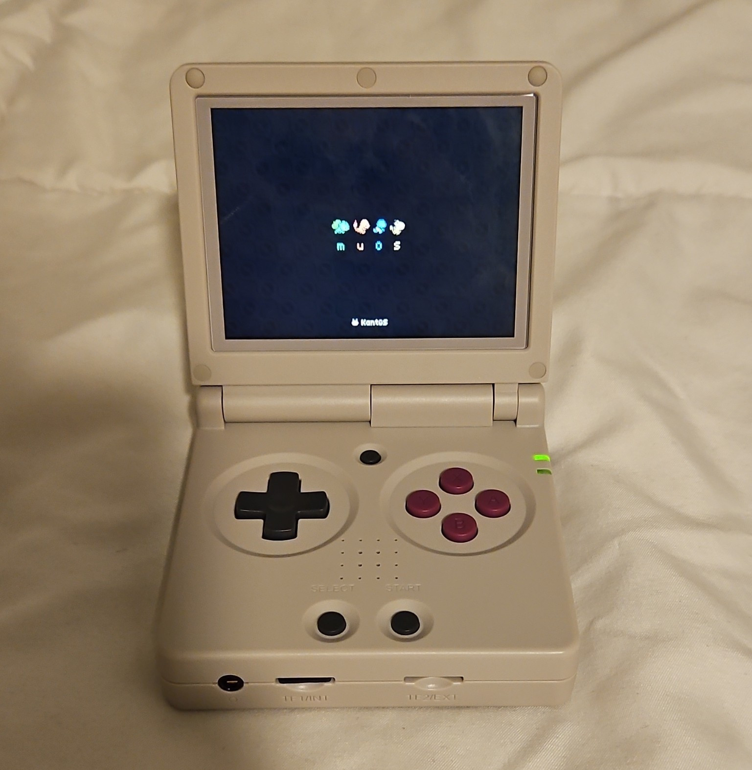 ANBERNIC RG35XXSP Retro Color Handheld Flip Console 64GB Wi-Fi USB-C 2024