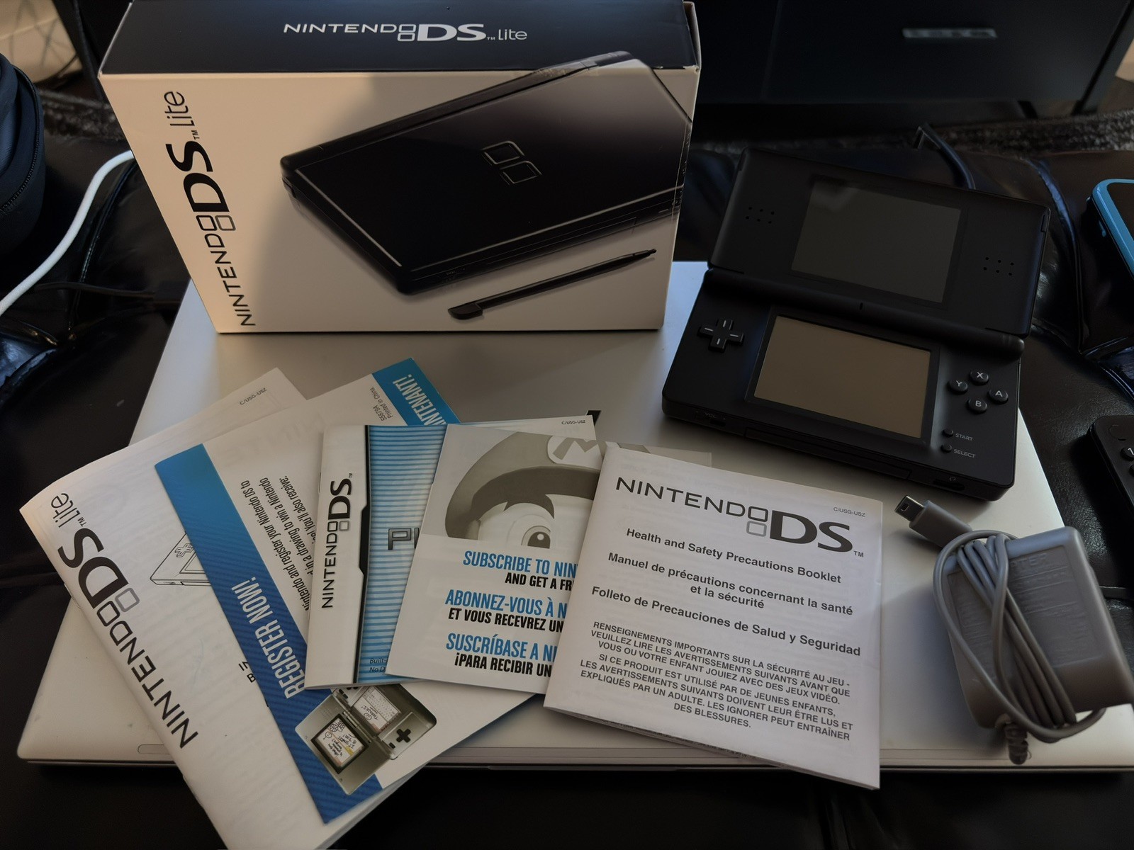 Nintendo DS Lite, Onyx, USG-001 – Complete in Box, Charger Included