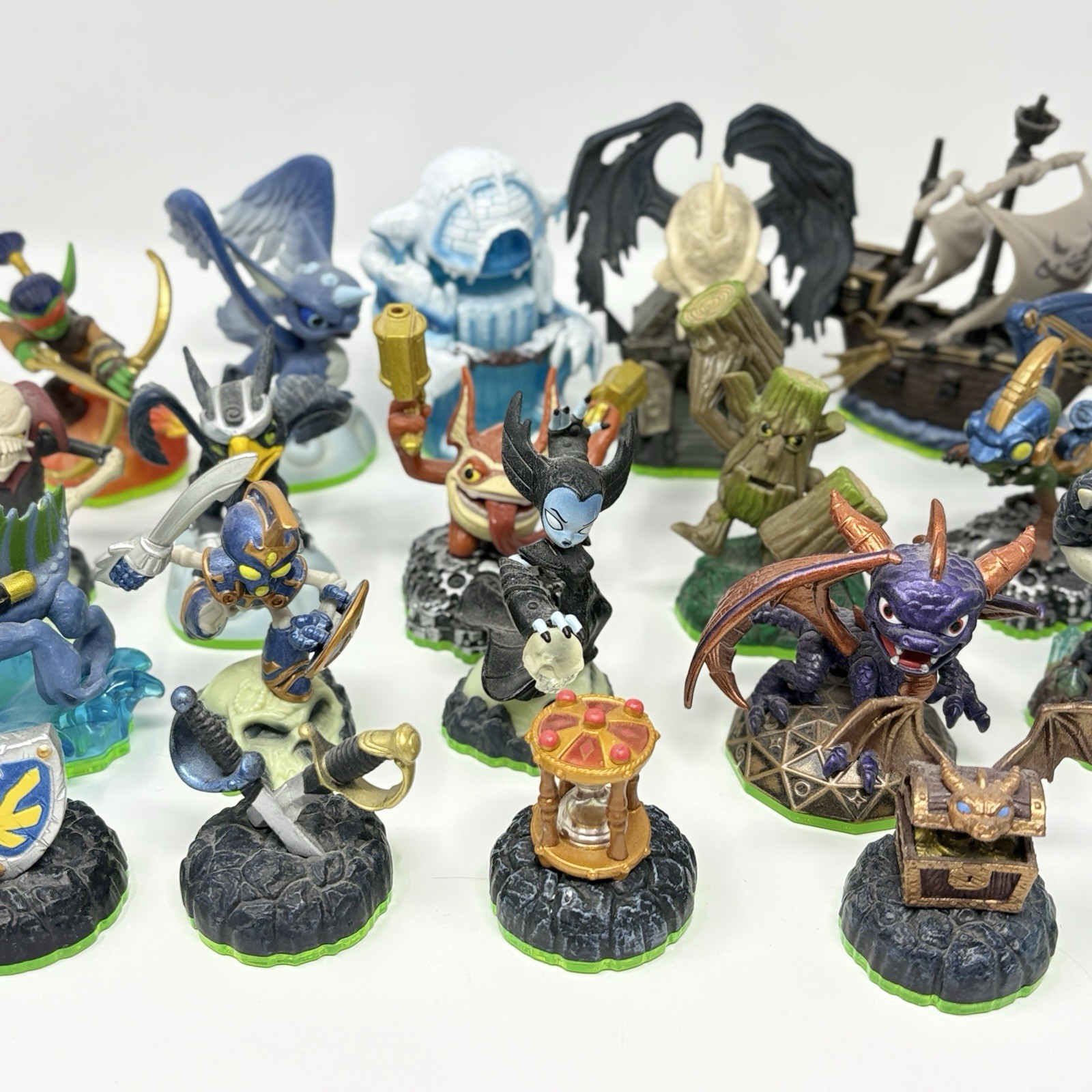LOT OF 23 Skylanders Spiro’s Adventures Activision 2011 Action Figure Collection
