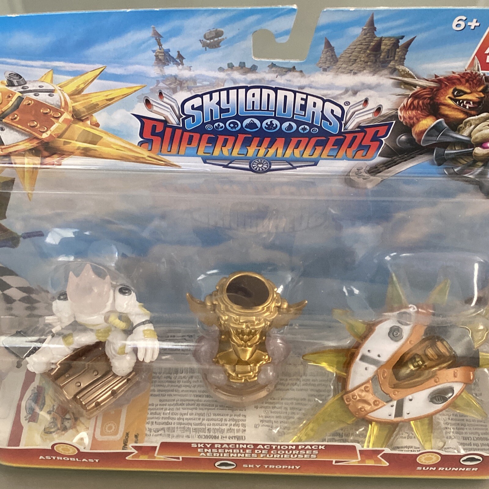 SKYLANDER SUPERCHARGERS Sky Racing Action Pack Astroblast Sub Runner Sky Trophy
