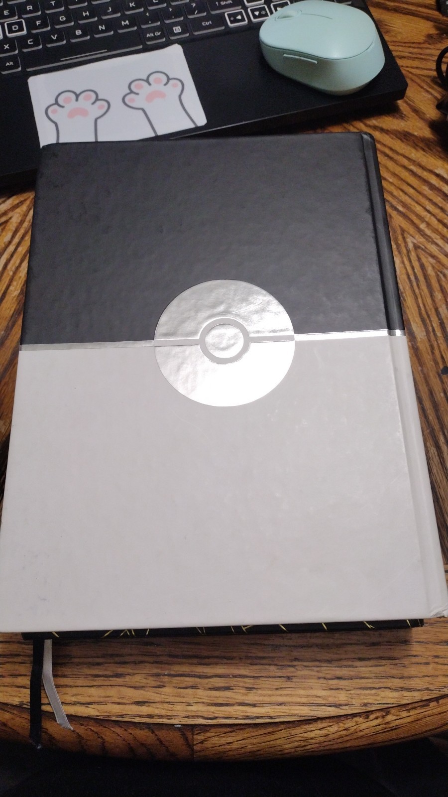 Pokemon Black & White LTD Collector’s Edition Strategy Guide & Unova Pokedex