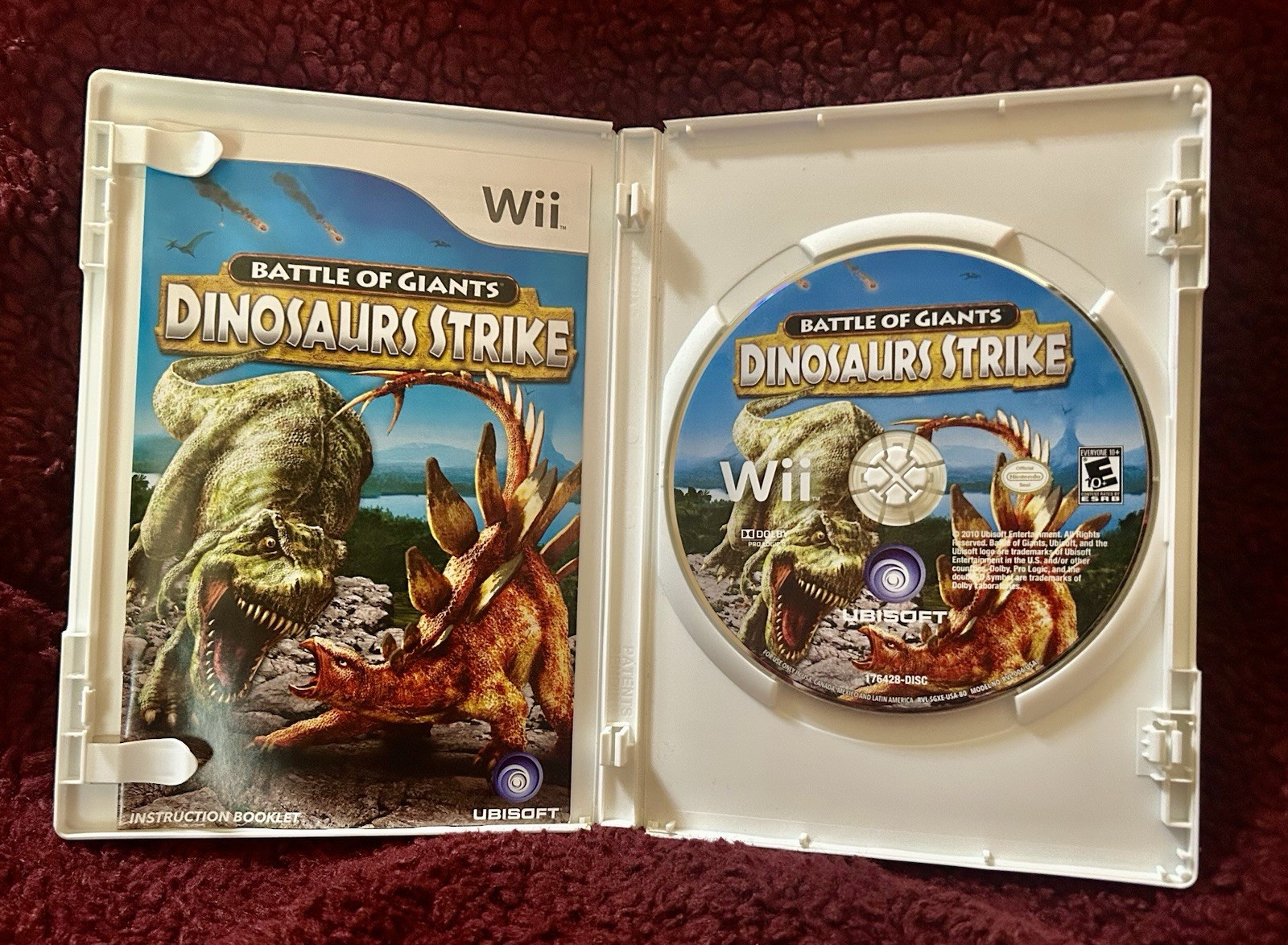 BATTLE OF GIANTS: DINOSAURS STRIKE, Wii 2010 – DISC W/ MANUAL & CASE INCLUDED!!